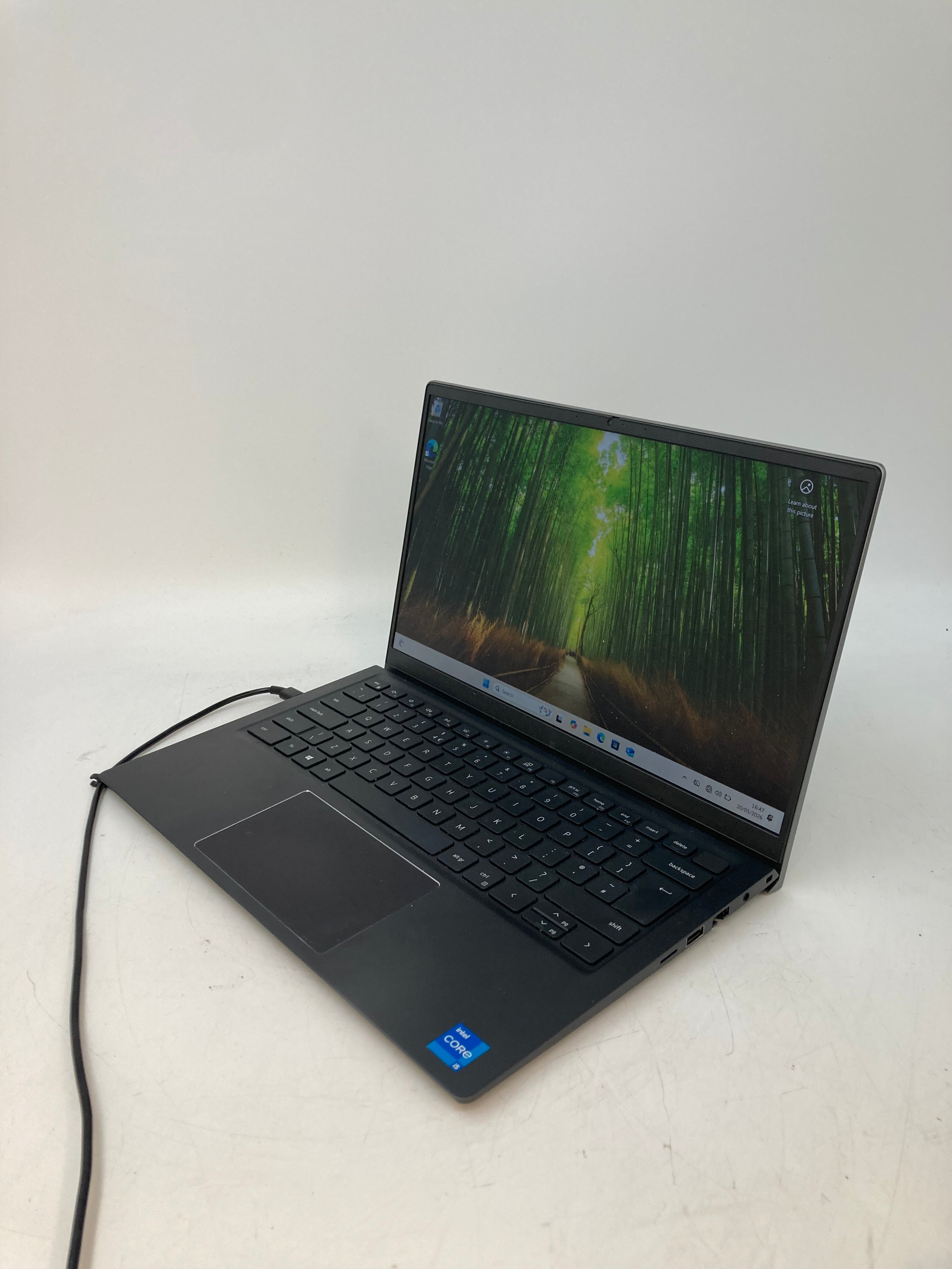 Dell Vostro 14 5410 | 14" FHD 1920 x 1080 | i5 11th Gen | 8GB RAM | 256GB SSD | W11 Pro