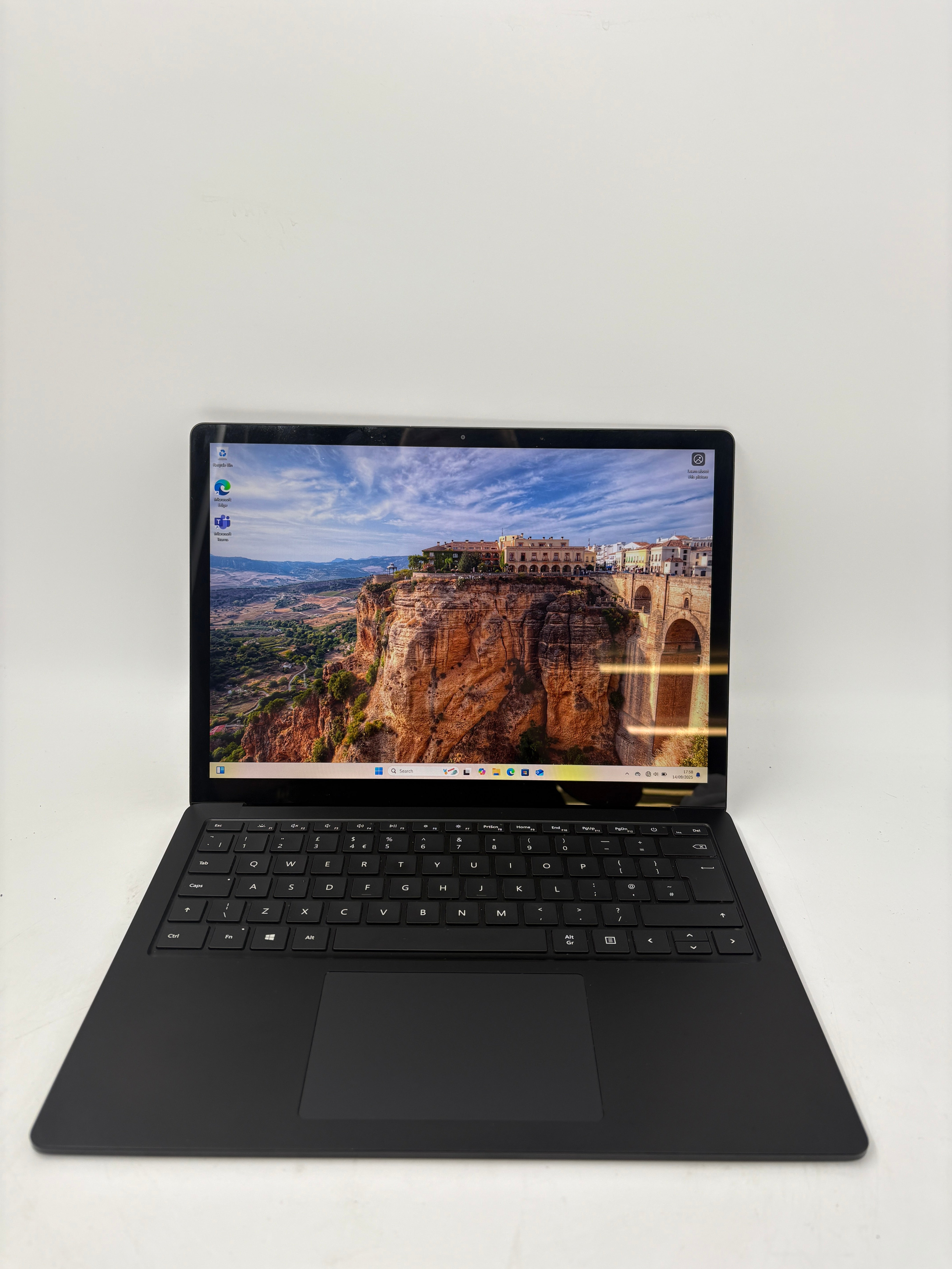 Microsoft Surface Laptop 3 13.5" Screen i5 10th Gen 8GB RAM 256GB SSD W11