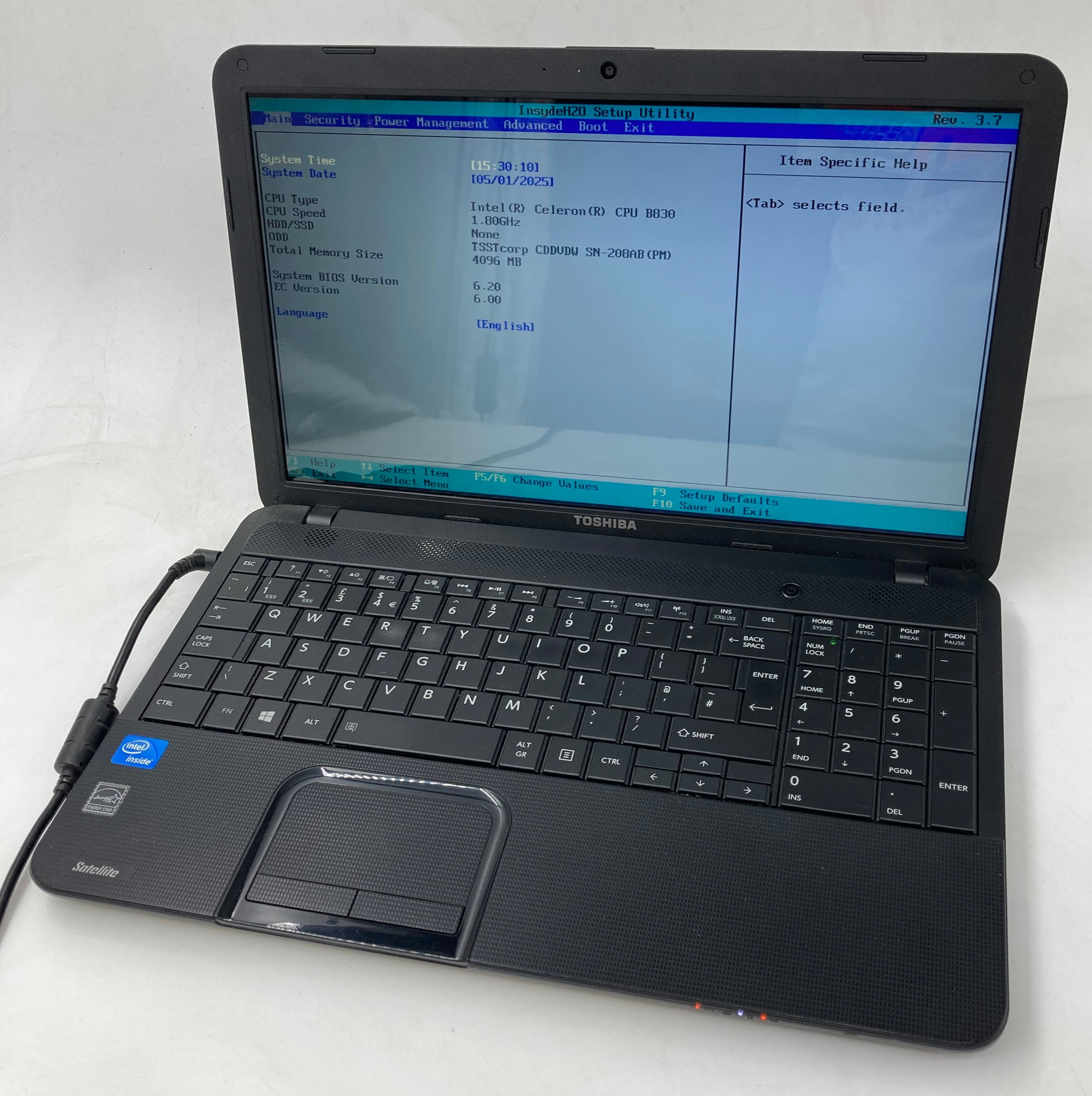 Toshiba Laptop Satellite C850-1DD 15.6" Intel Celeron 4GB RAM No HDD *Spares*