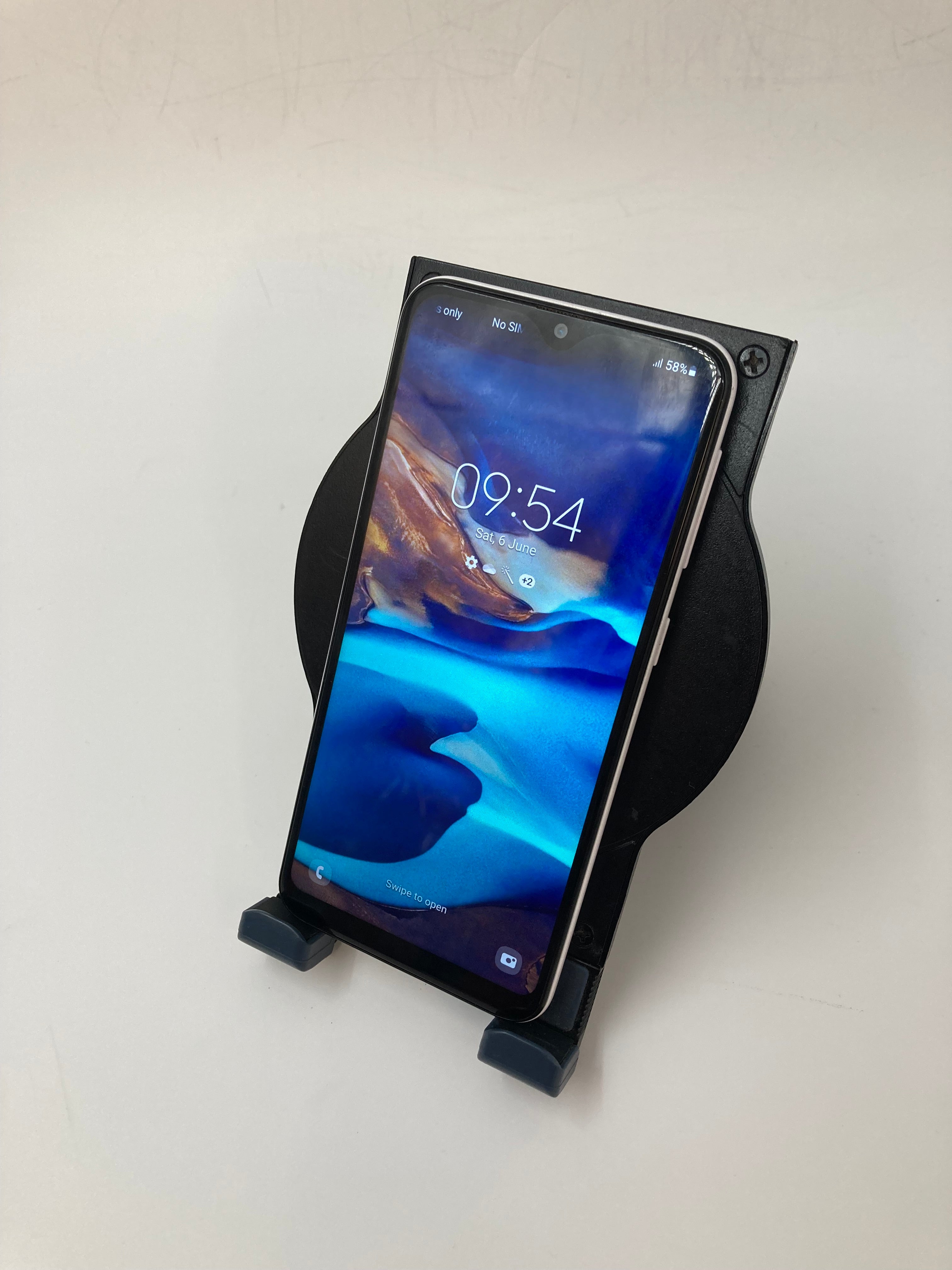Samsung Galaxy A20E | 5.8" LCD | 4G LTE | 32GB Storage