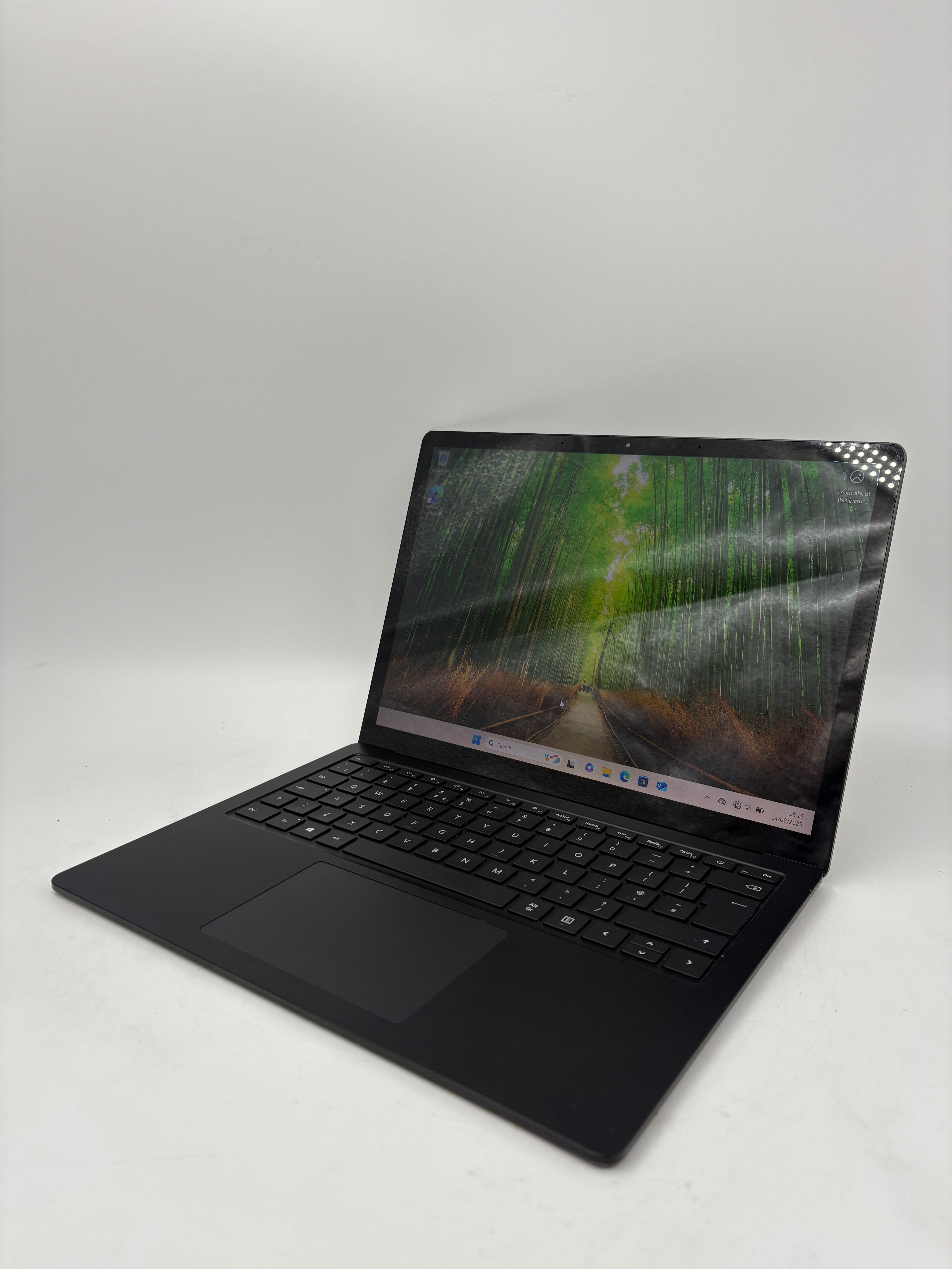 Microsoft Surface Laptop 3 13.5" Touchscreen i5 10th Gen 8GB RAM 256GB SSD W11