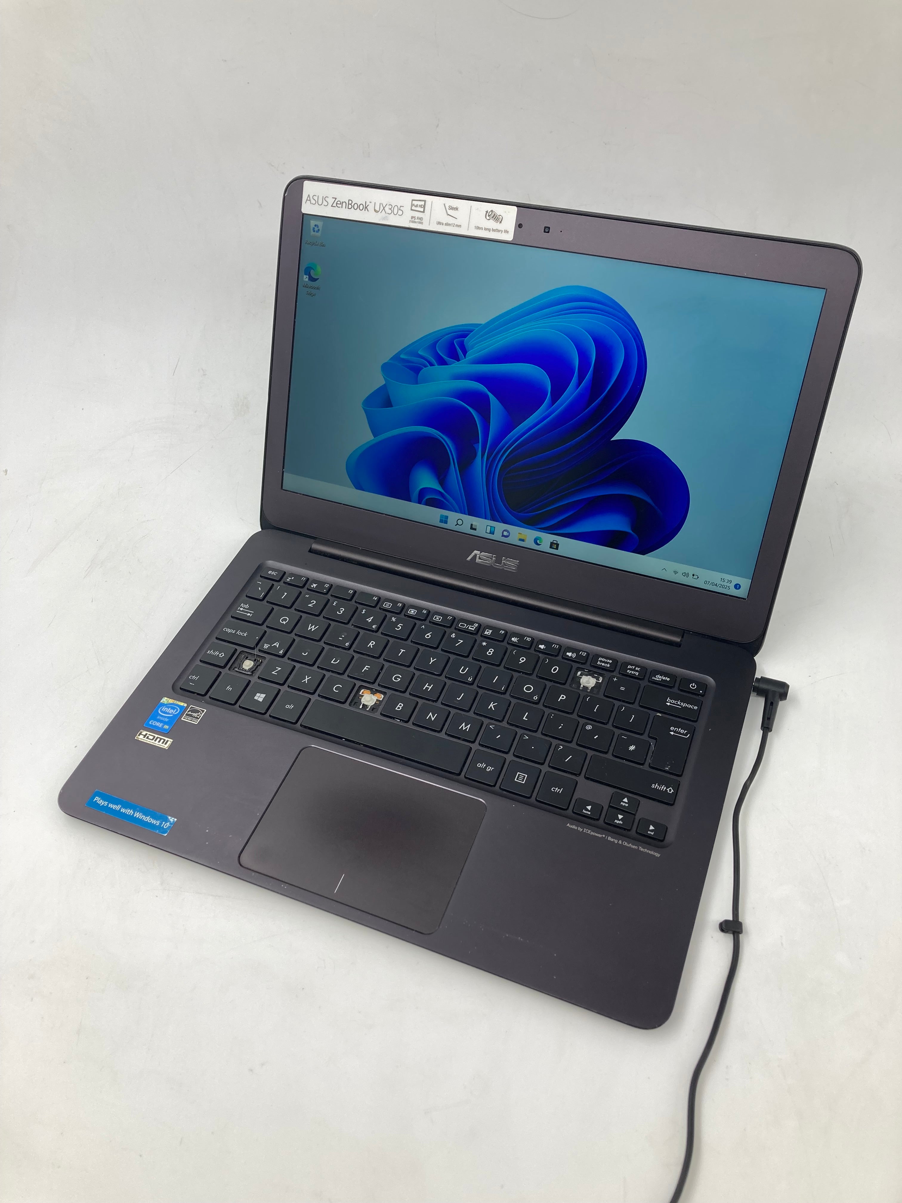 Asus Laptop ZenBook UX305F 13.3" Intel Core M-5Y10c 8GB RAM 128GB SSD W11 OS