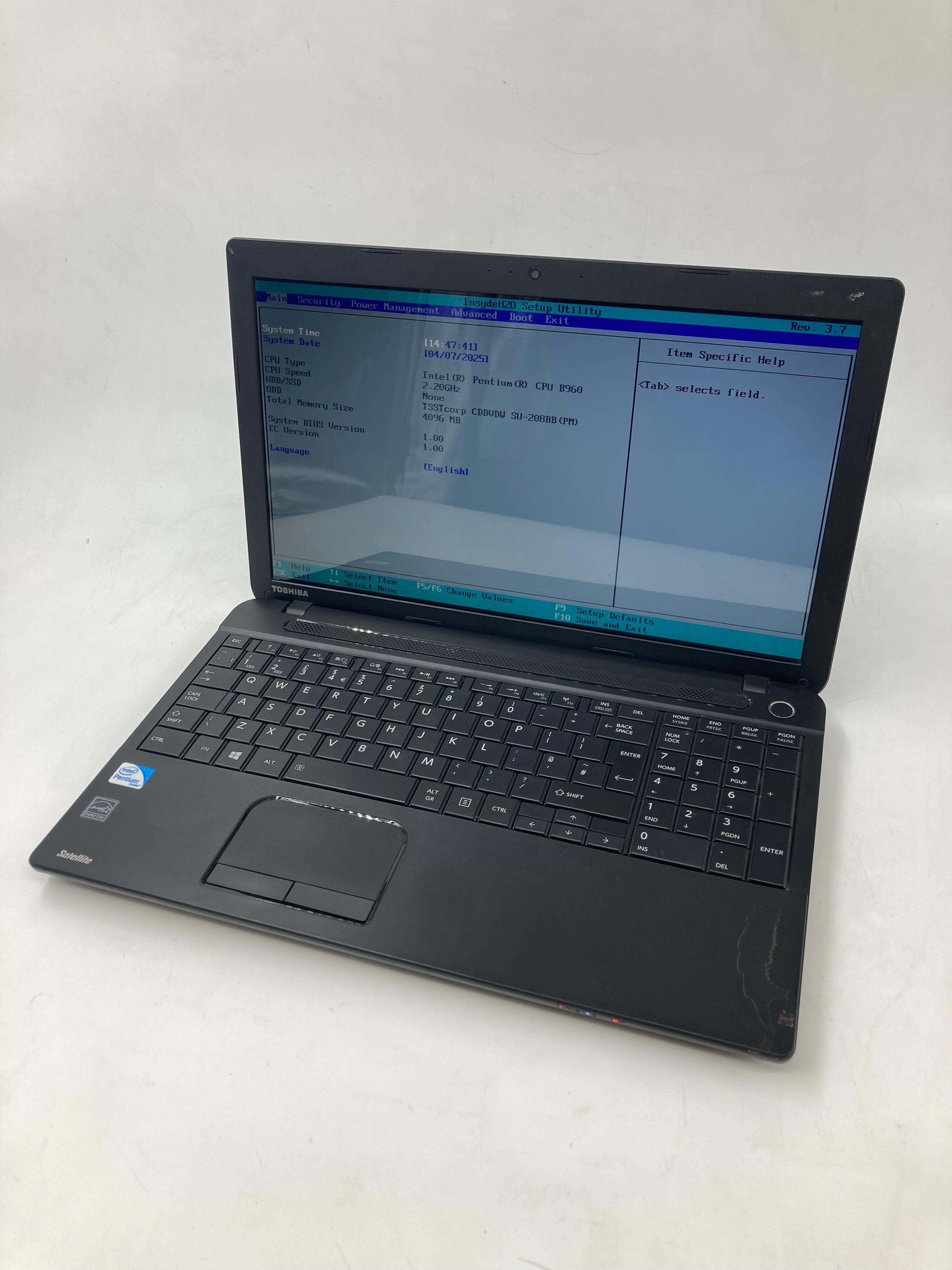 Toshiba Laptop Satellite C50-A-16K 15.6" Pentium B960 4GB RAM No HDD *Spares*