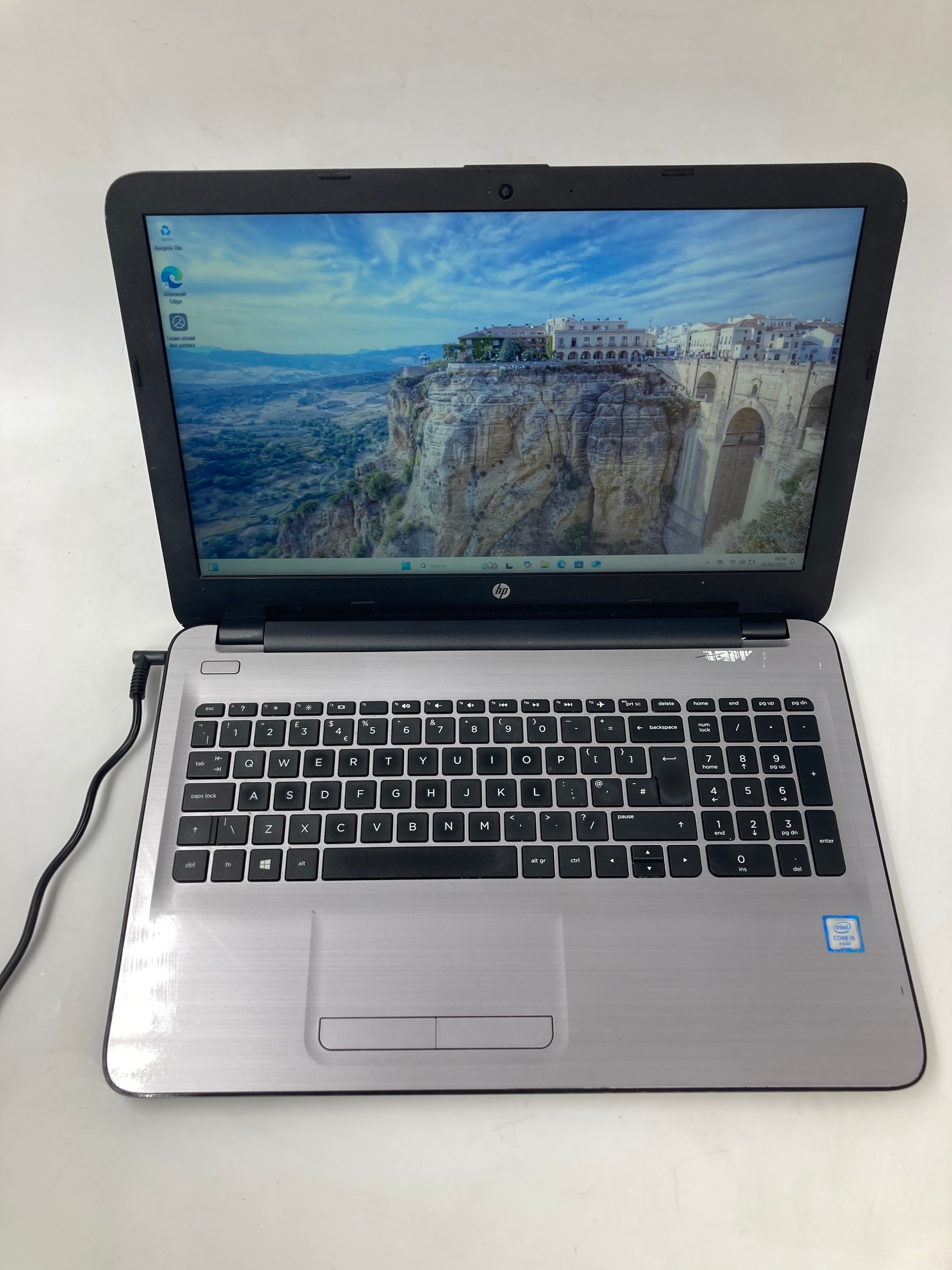 HP Laptop 250 G5 15.6" i5-6200U 8GB RAM 256GB SSD W11 OS