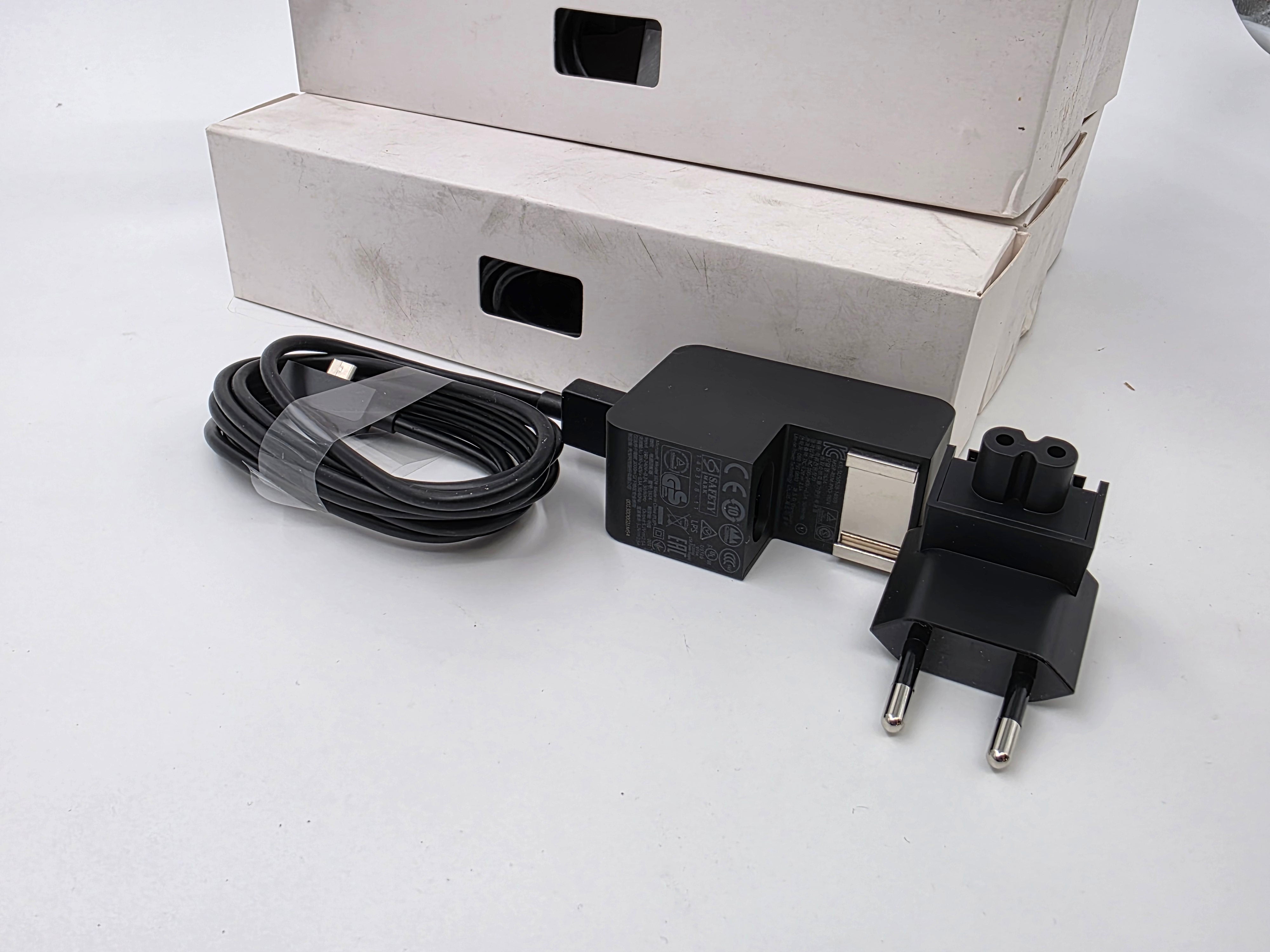 BATCH OF x8 Microsoft Model 1624 EU charger