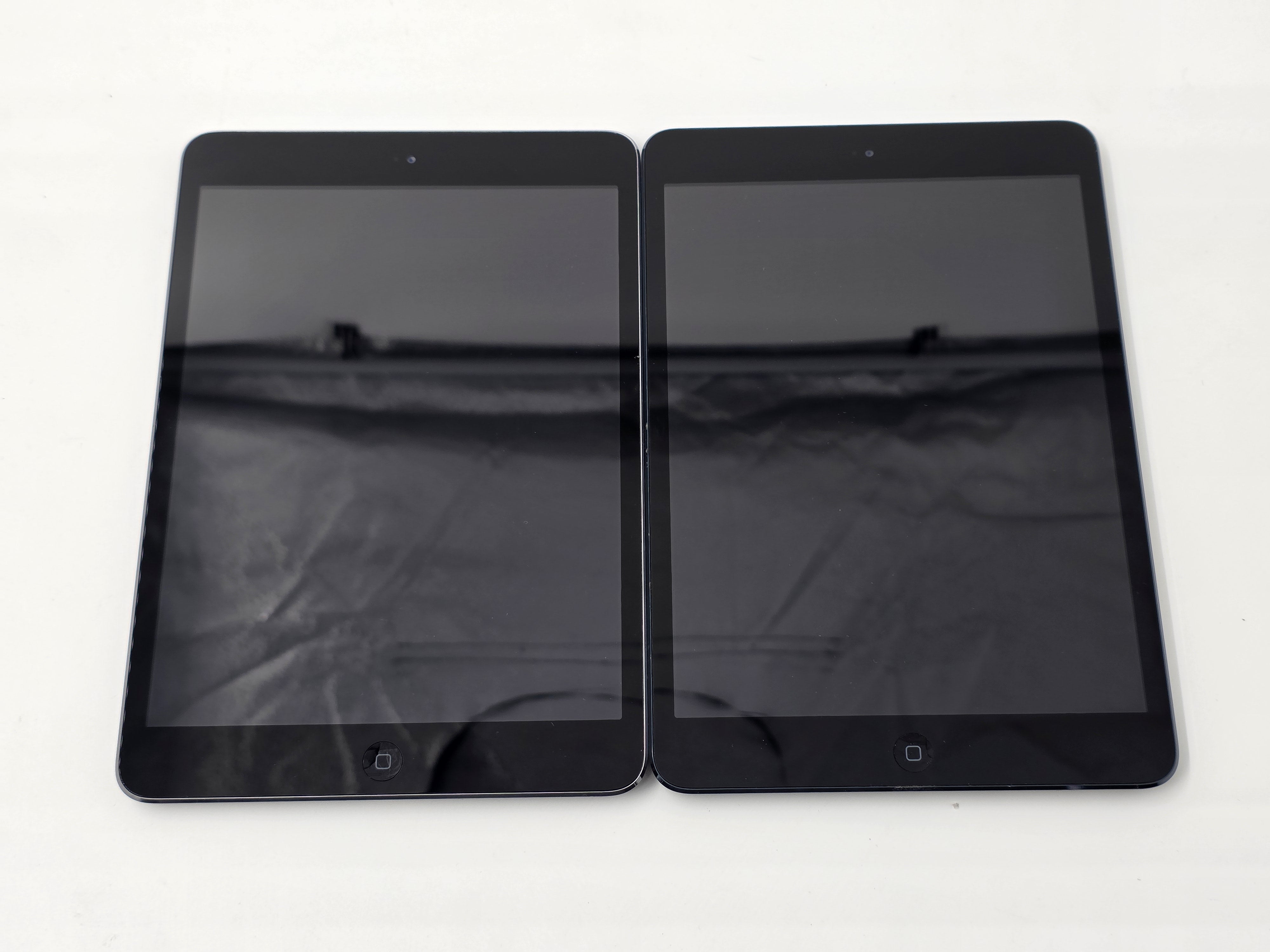 BATCH OF 2 Apple iPad Mini 1st Gen (A1432) 7.9" 16GB WiFi SPARES ONLY
