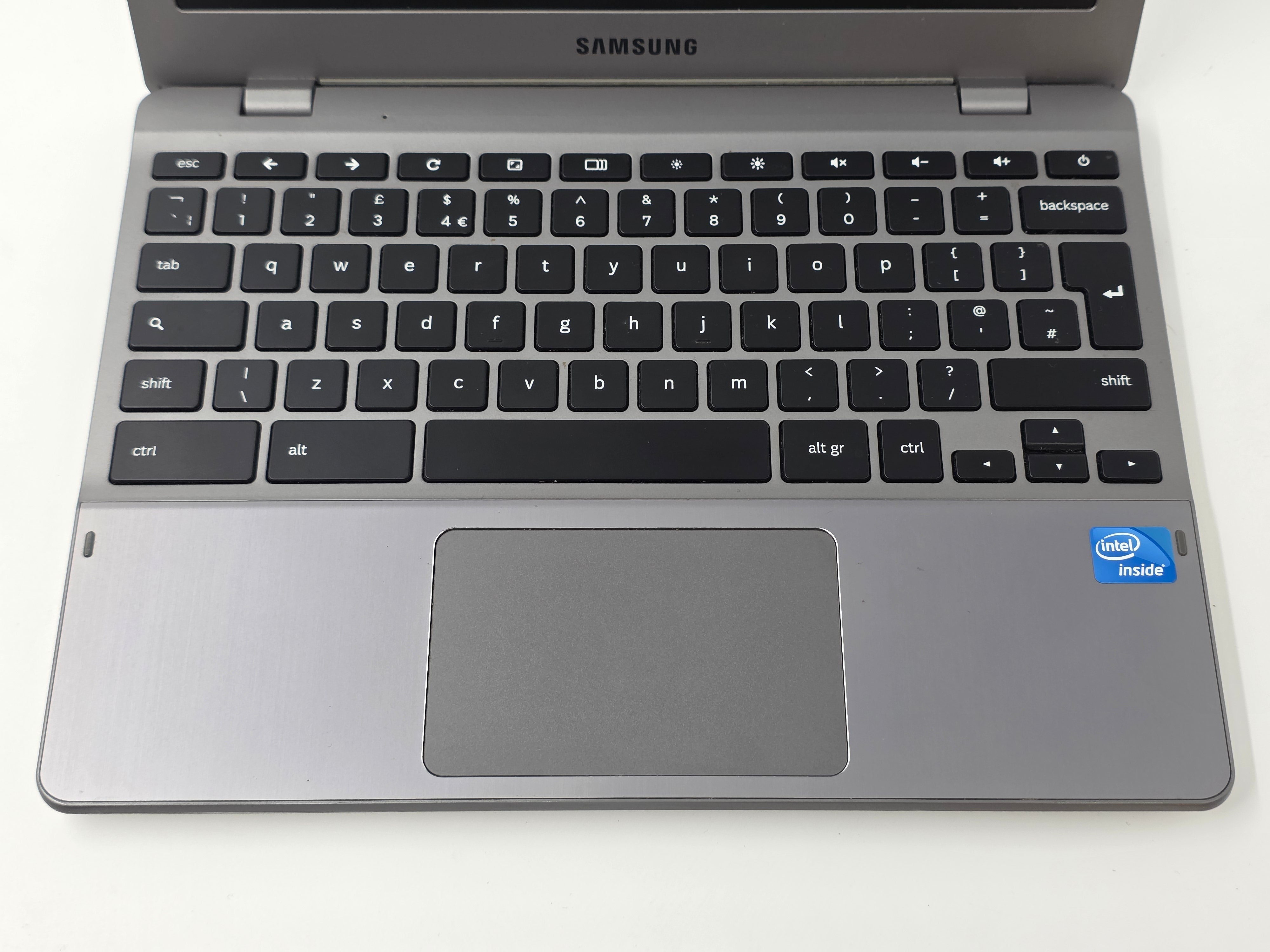 SAMSUNG Chromebook XE550C22-A10UK 16GB, 2GB