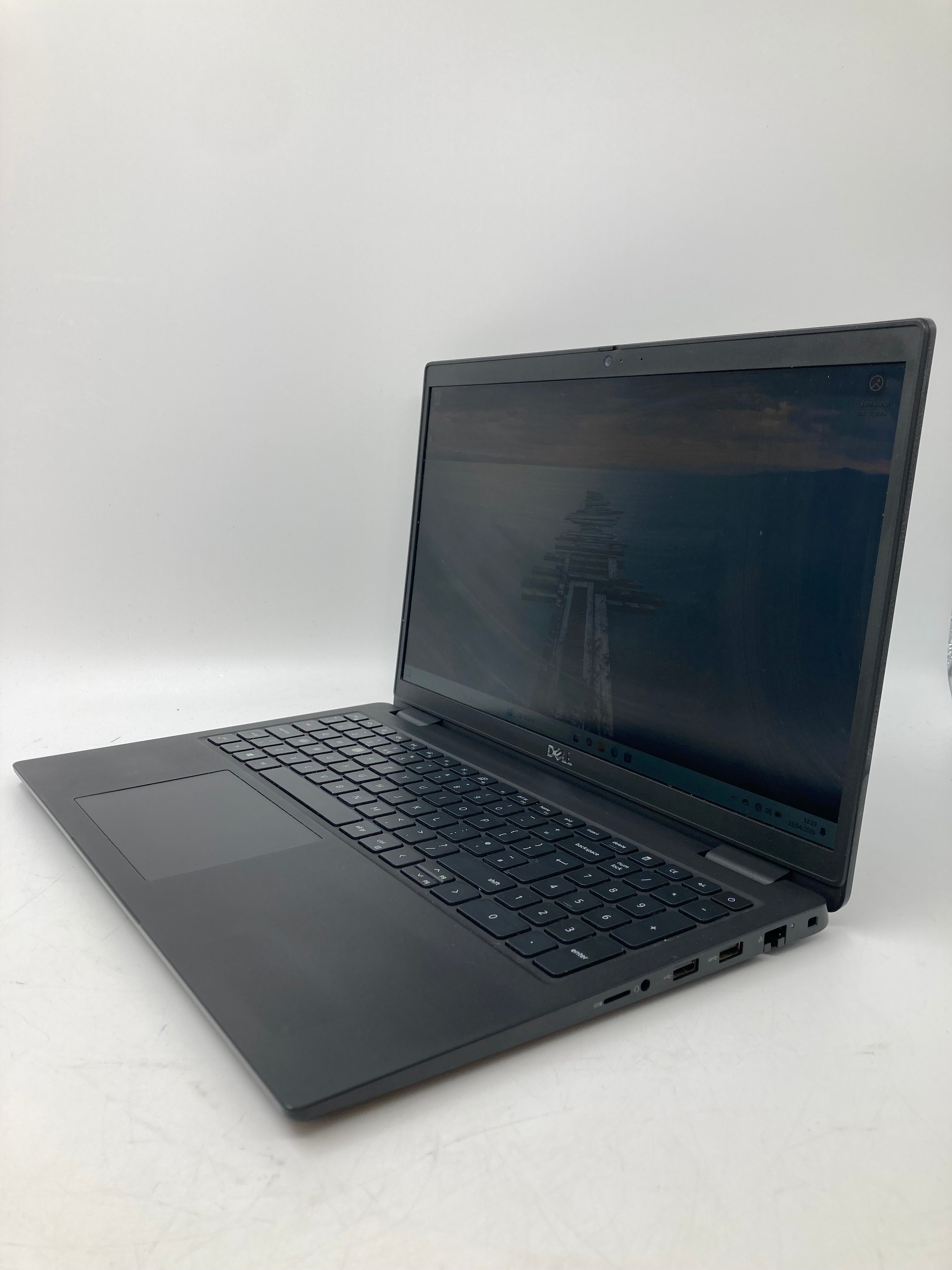 Dell Latitude 3520 | 15.6" FHD | i3 11th Gen CPU | 8GB RAM | 256GB SSD | W11 | Grade C