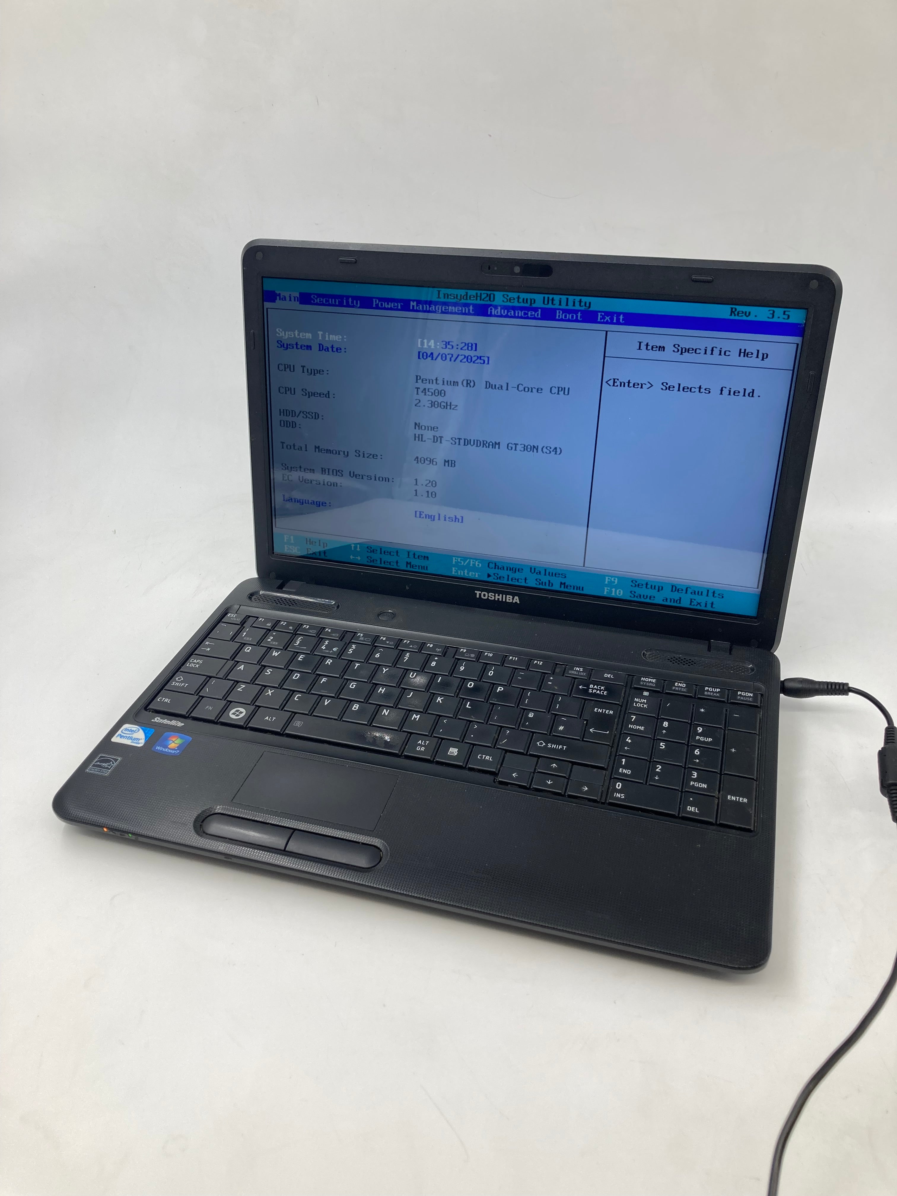 Toshiba Laptop Satellite C650-15X 15.6" Pentium T4500 4GB RAM No HDD *Spares*