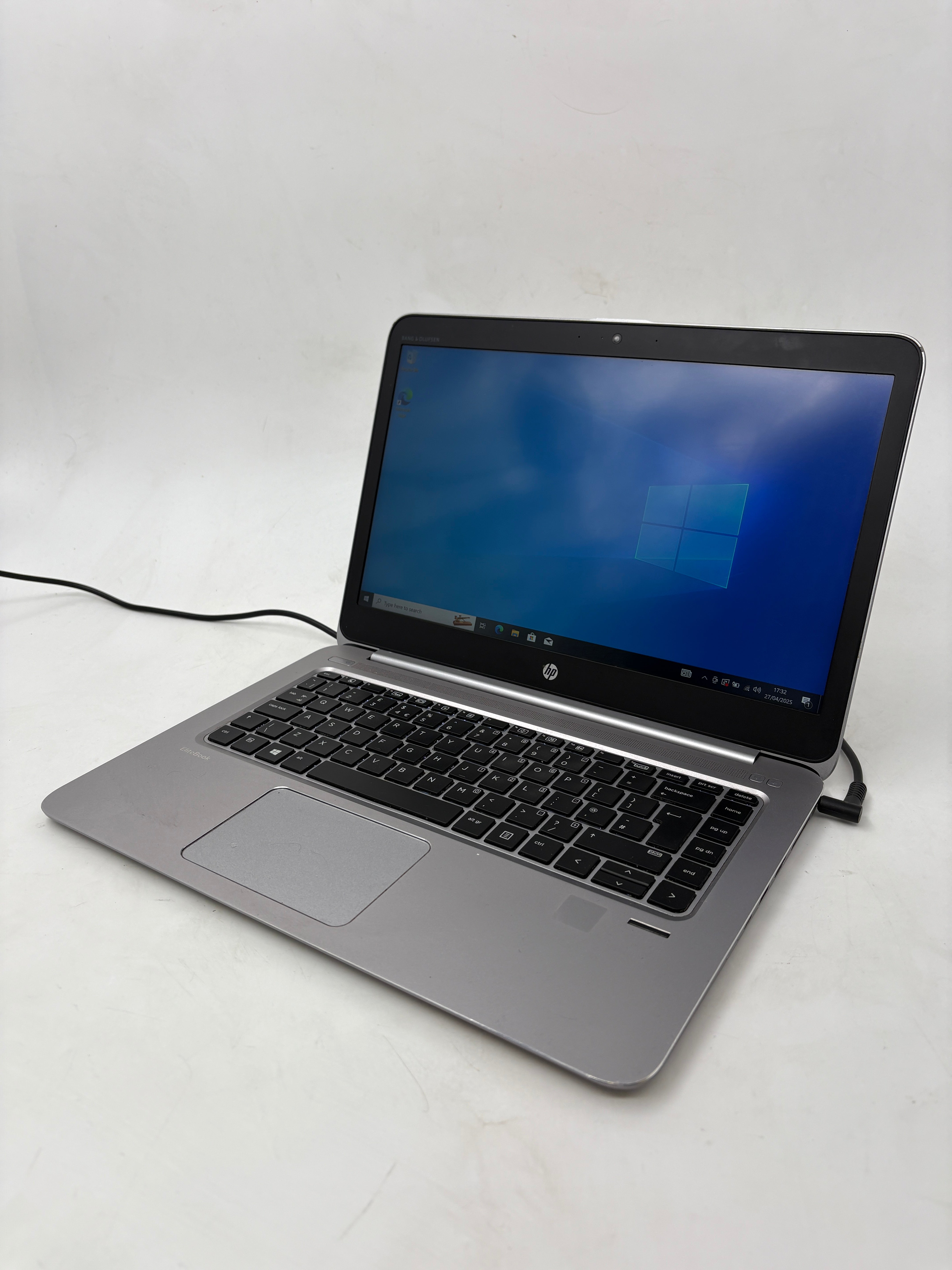 HP Laptop EliteBook Folio 1040 G3 14" Screen i5 6th Gen 8GB RAM 128GB SSD W10
