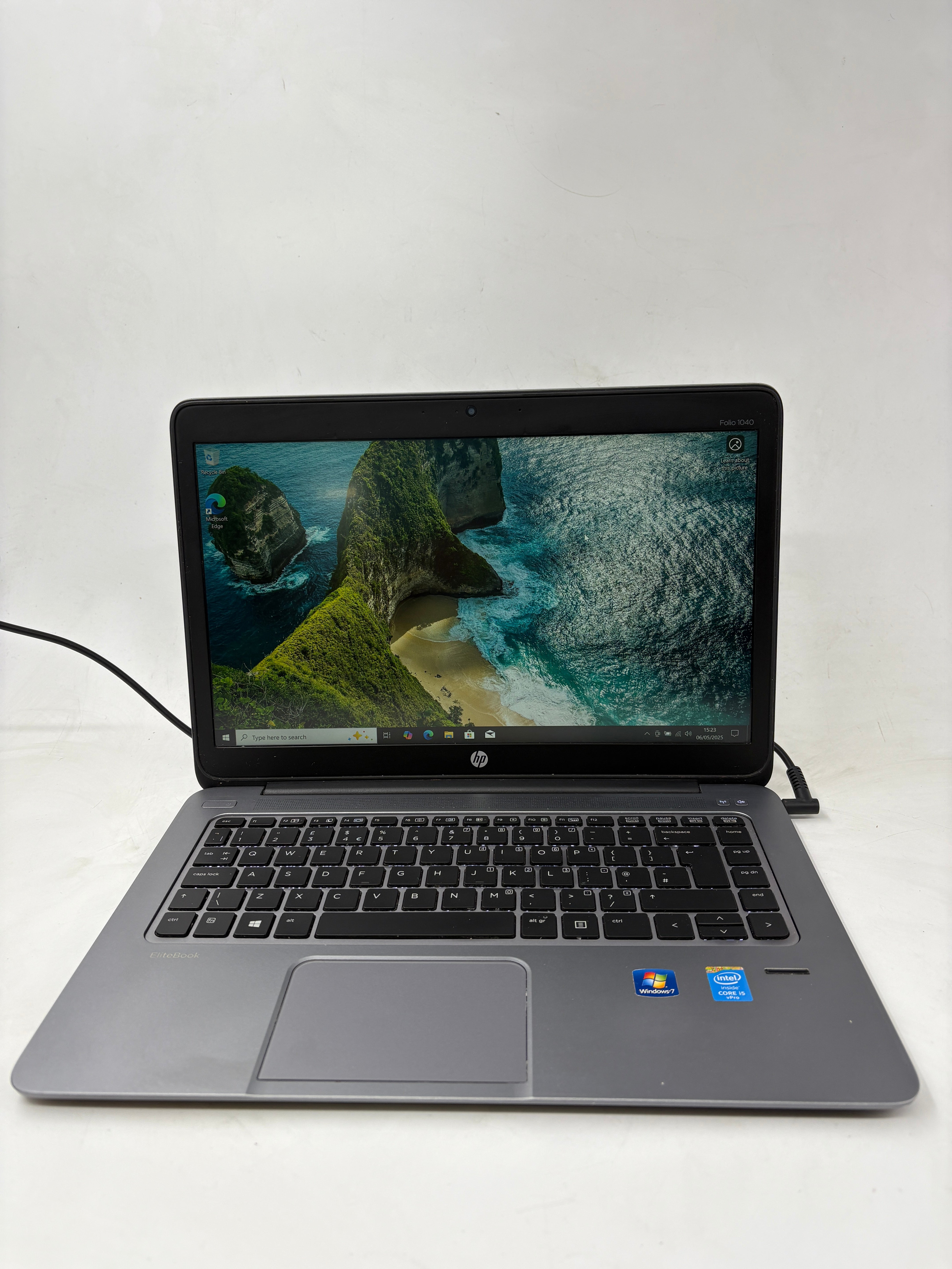 HP Laptop Folio 1040 G2 14" Screen i5 5th Gen 4GB RAM 128GB SSD W10