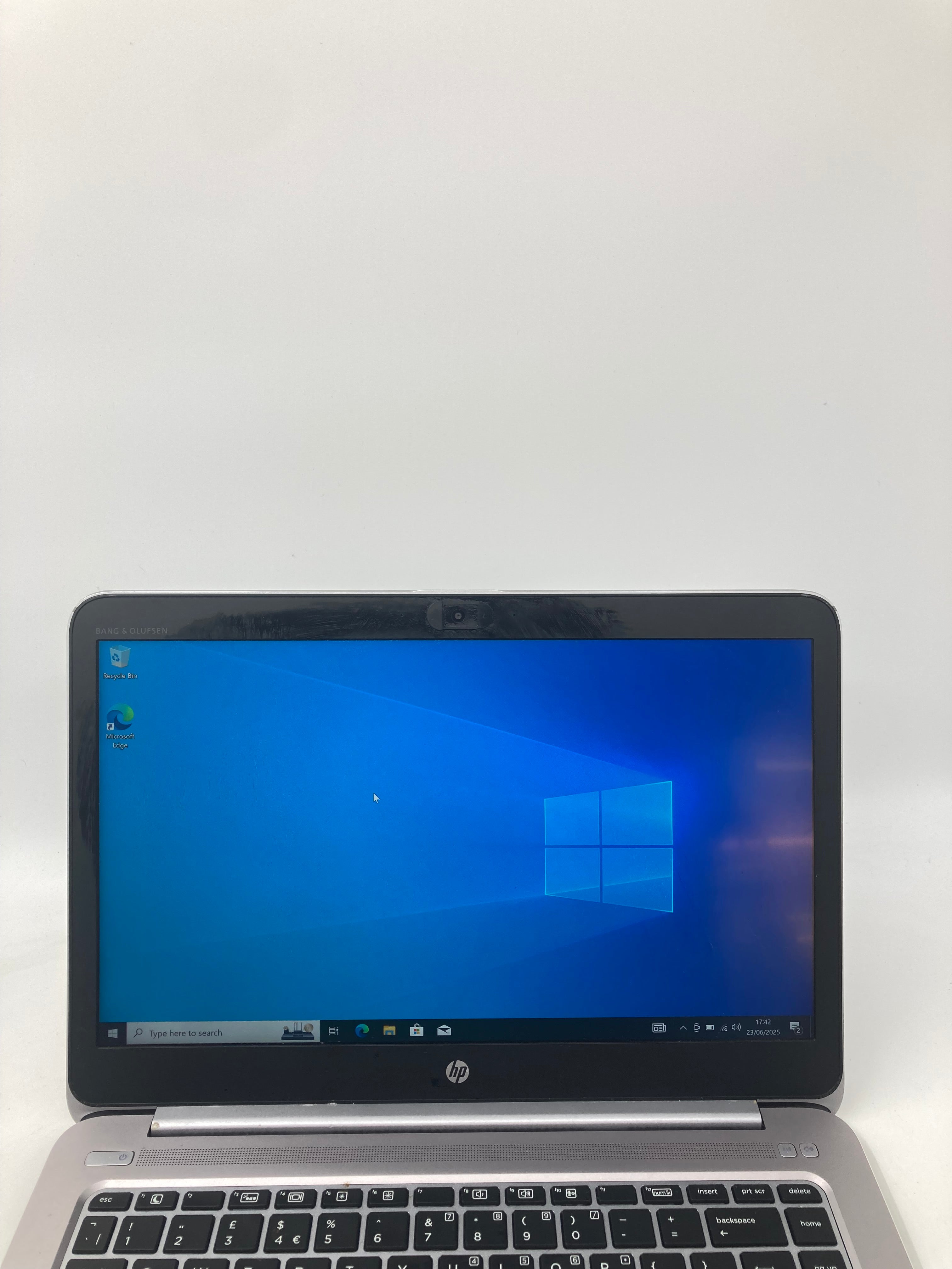 HP EliteBook Folio 1040 G3 14" Screen i5 6th Gen 8GB RAM 128GB SSD Win 10