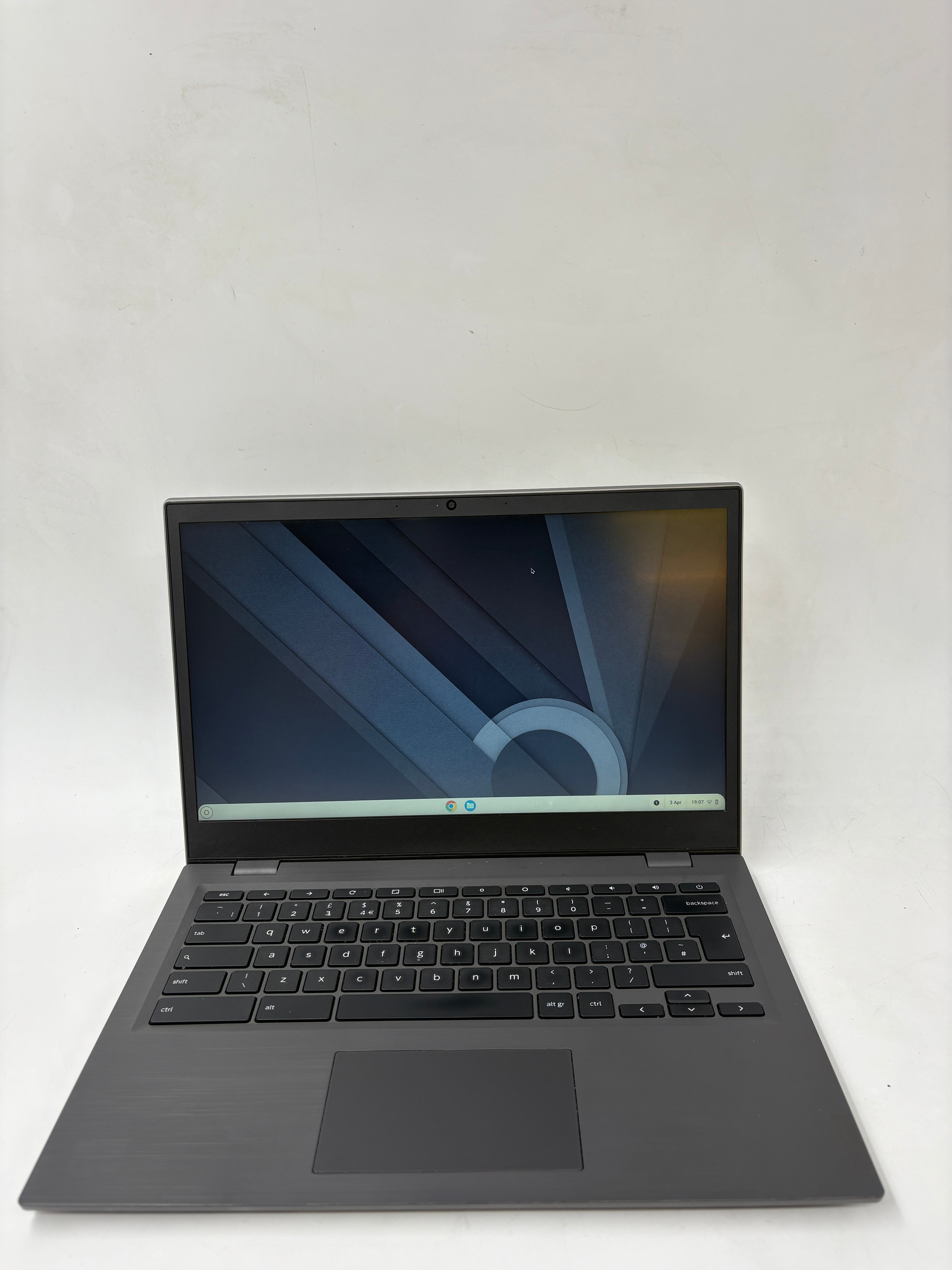 Lenovo Chromebook S345-14AST 14" Screen AMD A6-9220C Radeon R5 4GB RAM 2GB SSD