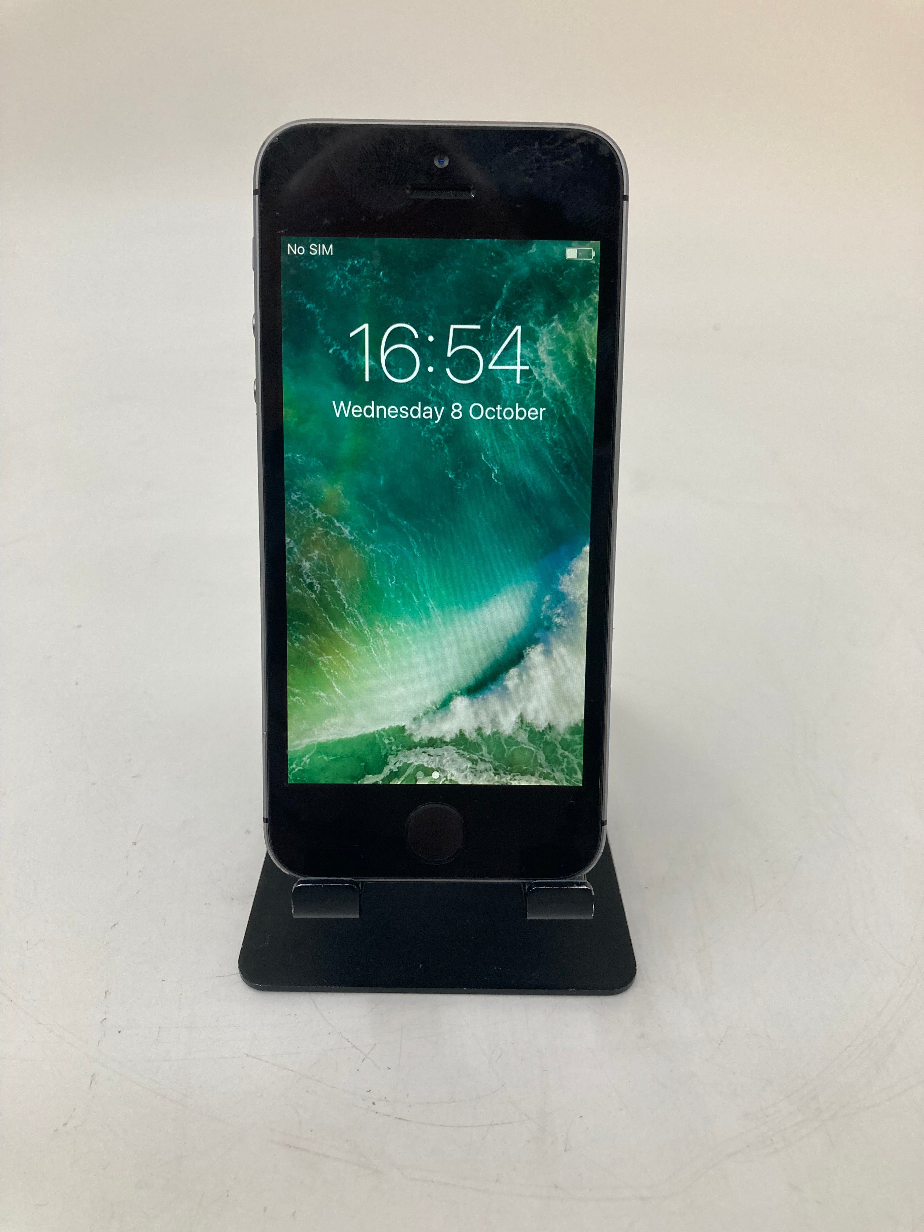 Apple iPhone 5s 2013 5" Screen 16GB Storage Silver/Black