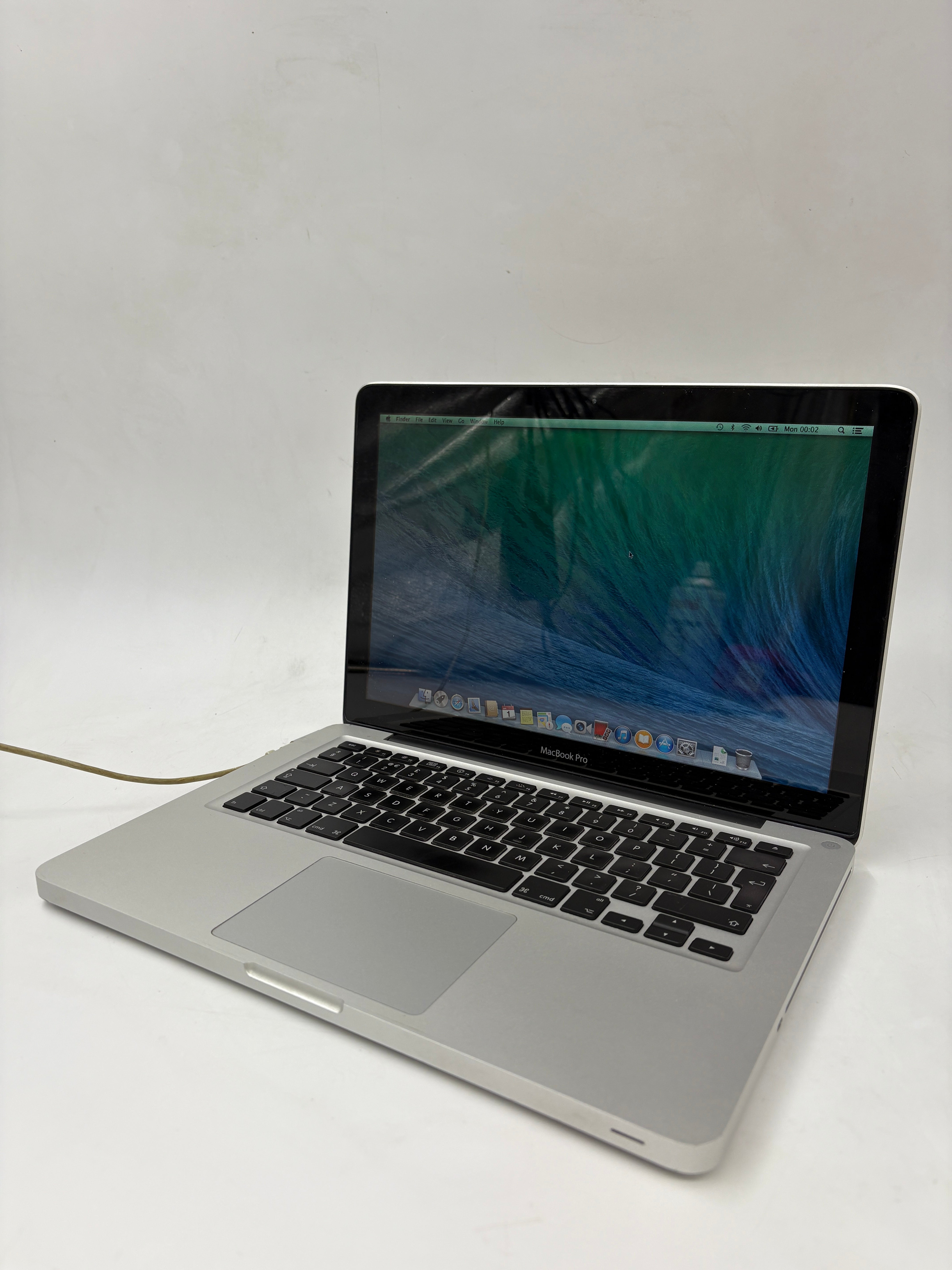 Apple Laptop MacBook Pro 2010 13" Core 2 Duo 4GB RAM 128GB SSD