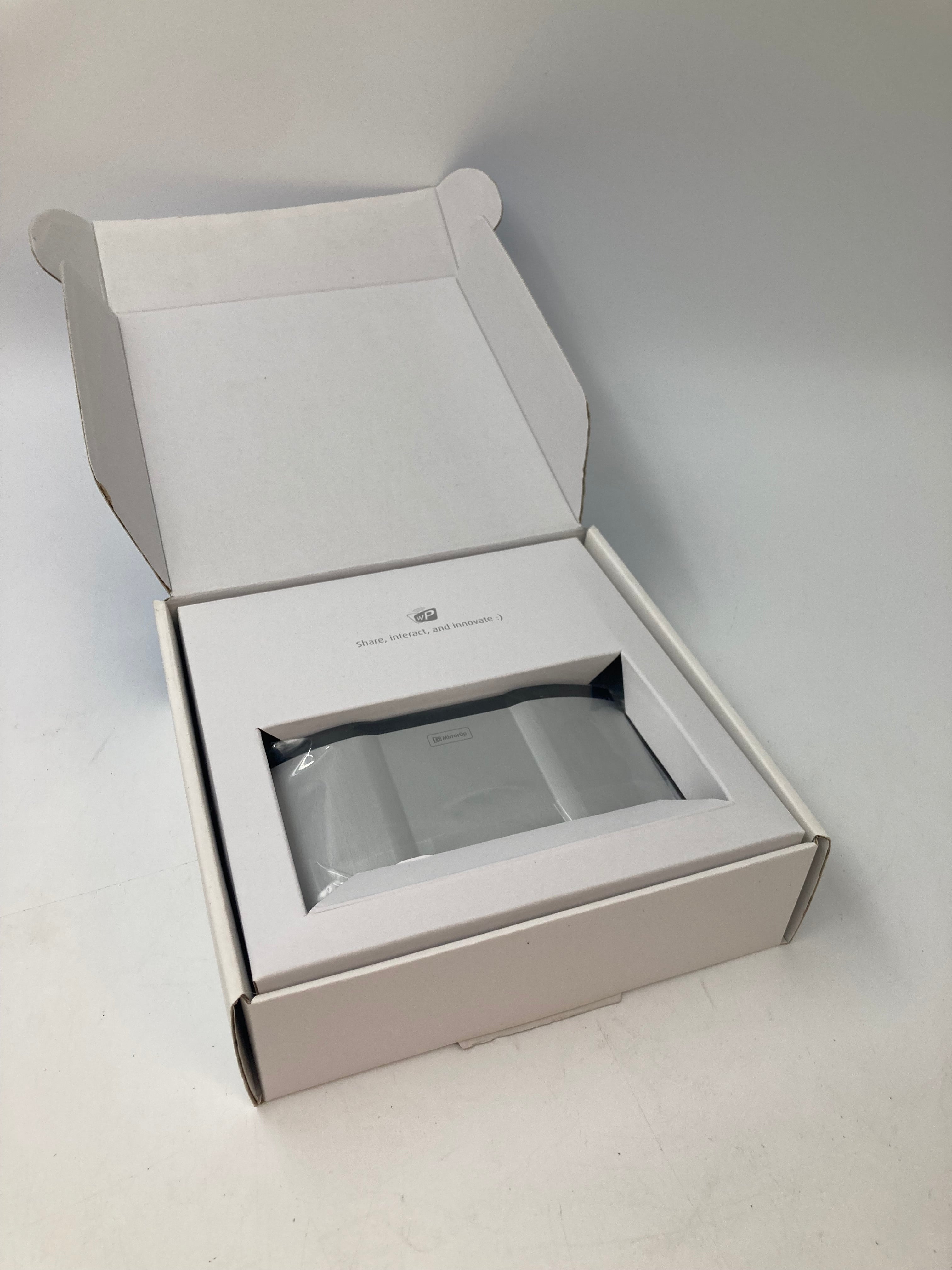 WePresent WiPG-1600 Wireless Multimedia Presentation Gateway