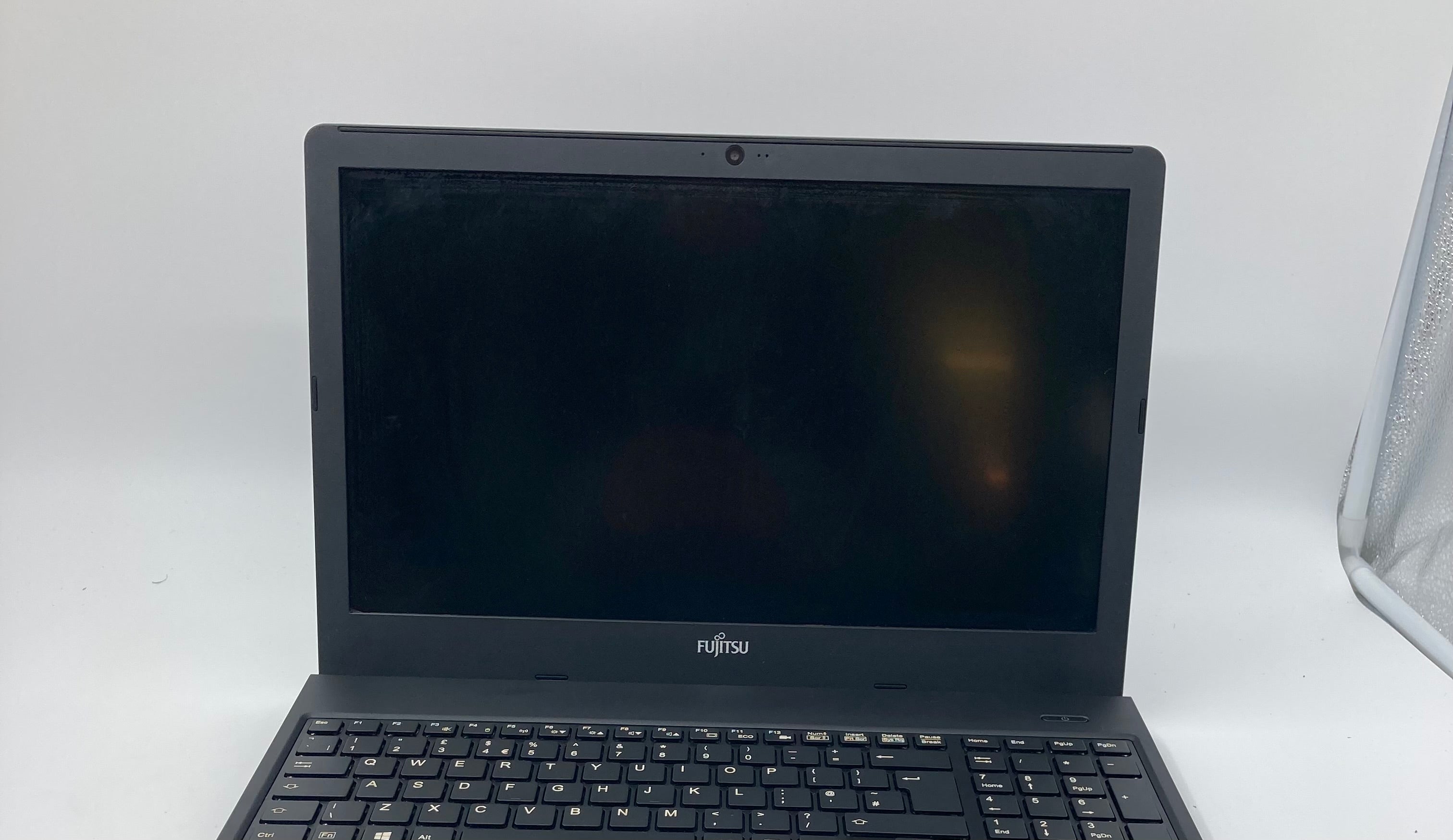 Fujitsu LifeBook A557 15.6" Screen i5 7200U No RAM No SSD No OS *Spares* #2