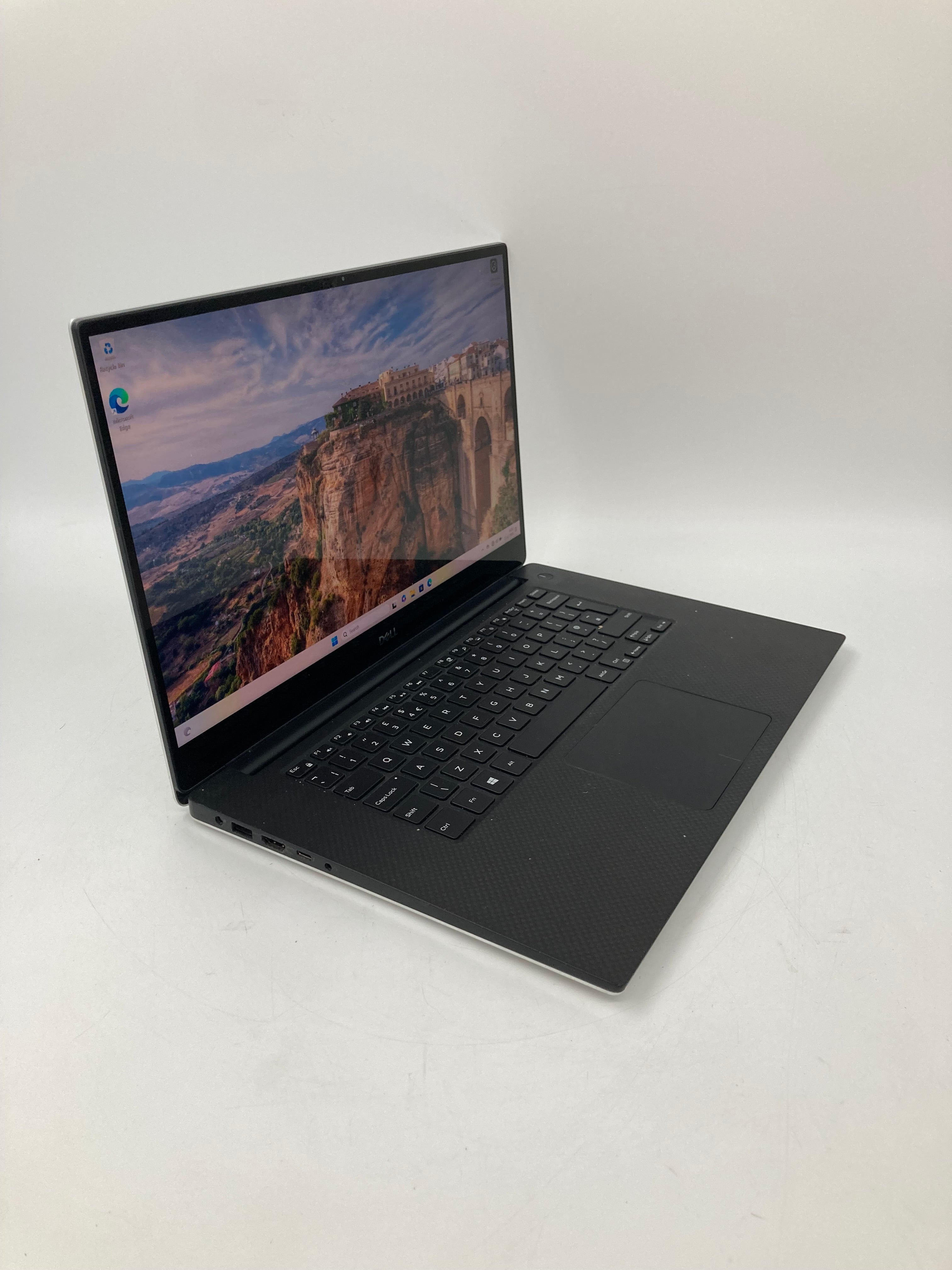 Dell Precision 5540 15" TouchScreen i9 9th Gen 32GB RAM 1TB W11 Quadro T2000