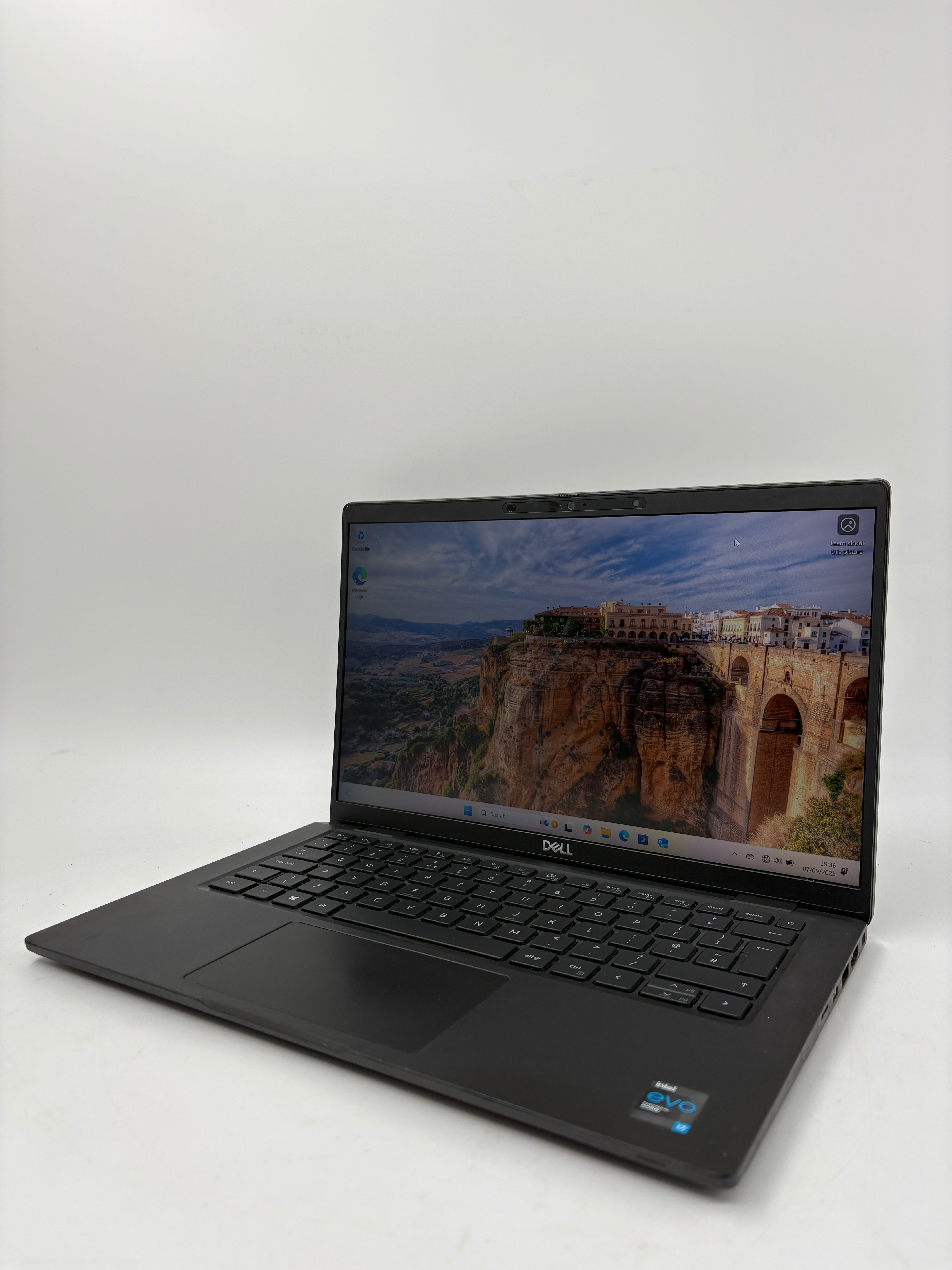 Dell Laptop Latitude 7420 14" Screen i7 11th Gen 16GB RAM  512GB SSD W11