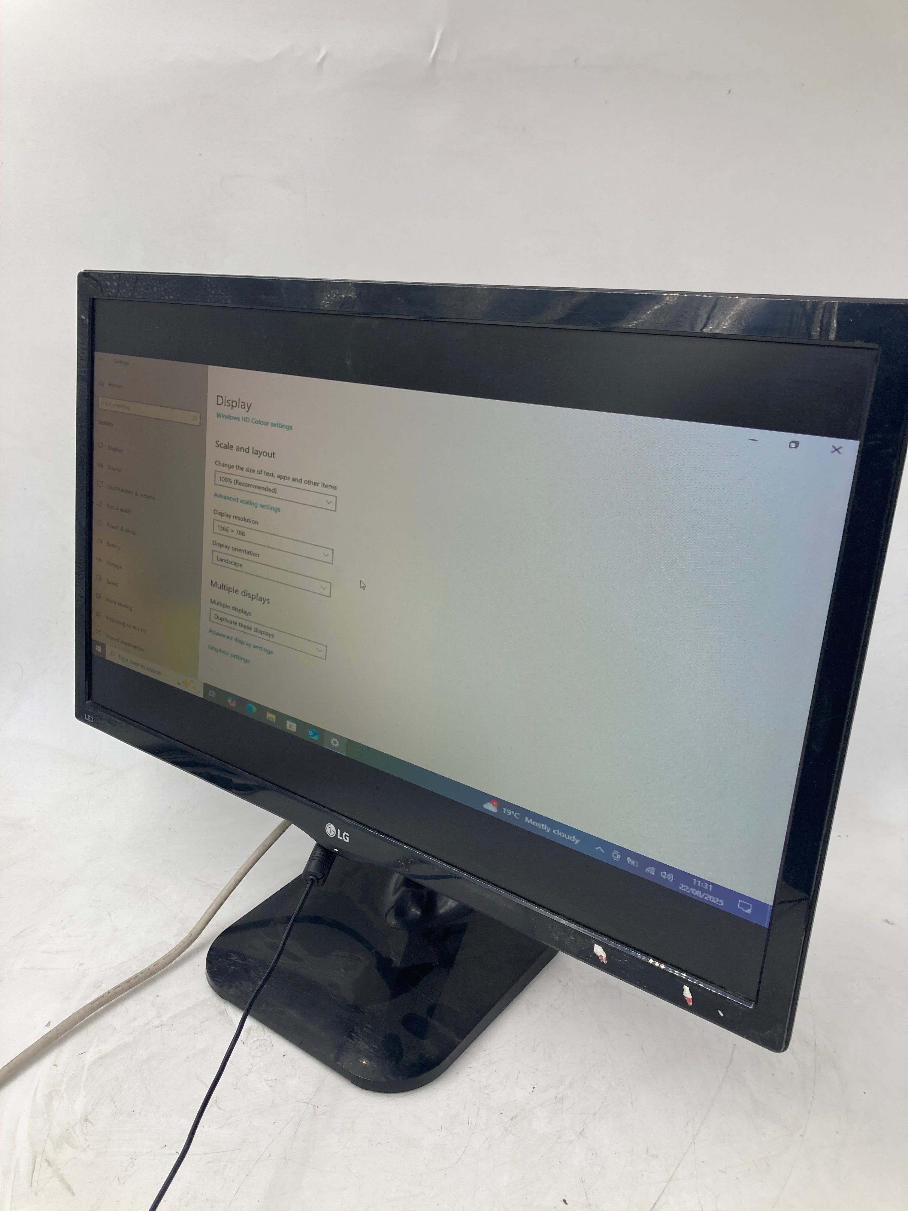 LG 24m47vq 24" LCD Monitor HDMI DVI VGA