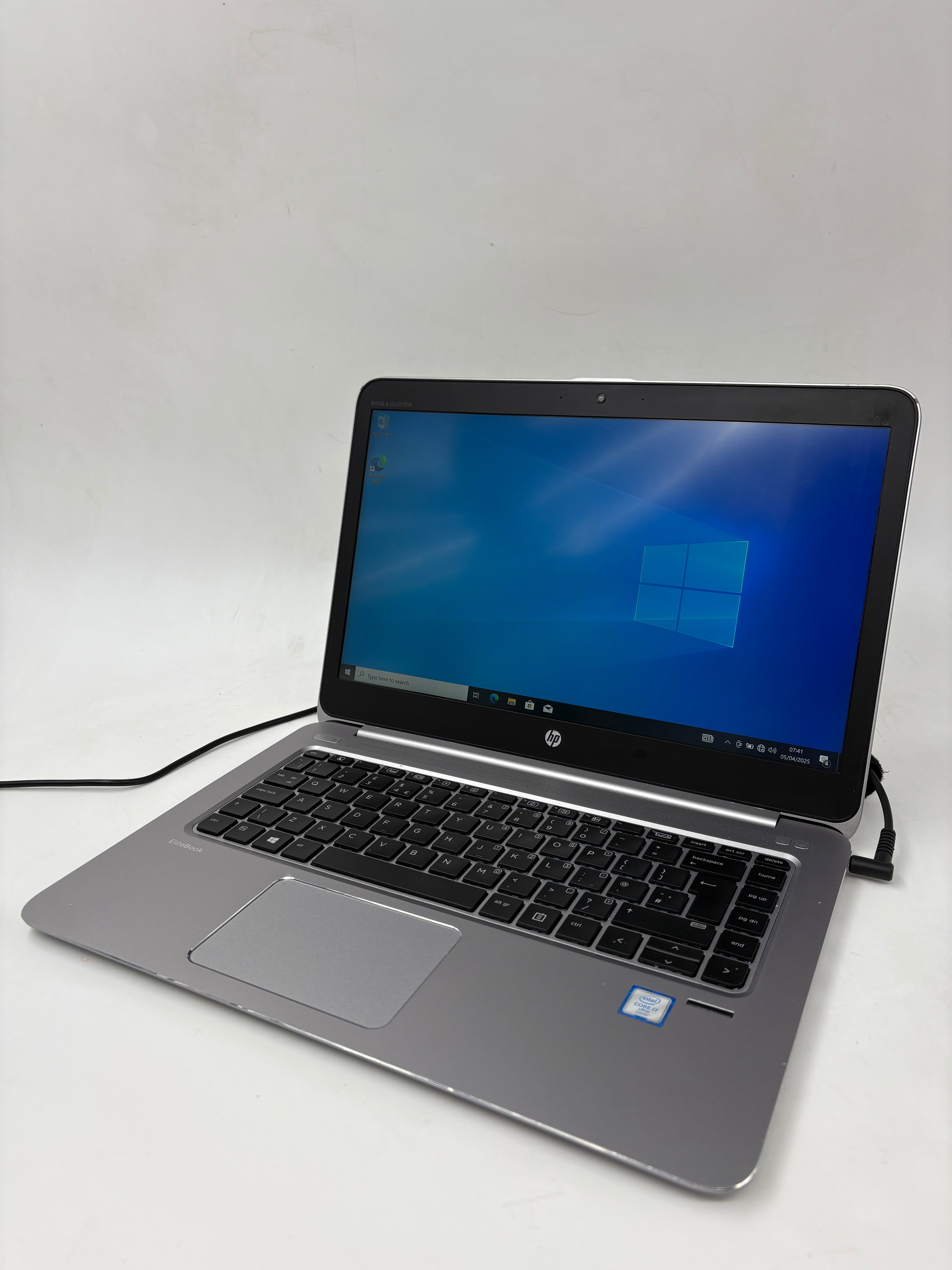 HP Laptop EliteBook Folio 1040 G3 14" i7 6th Gen 16GB RAM 256GB SSD W10