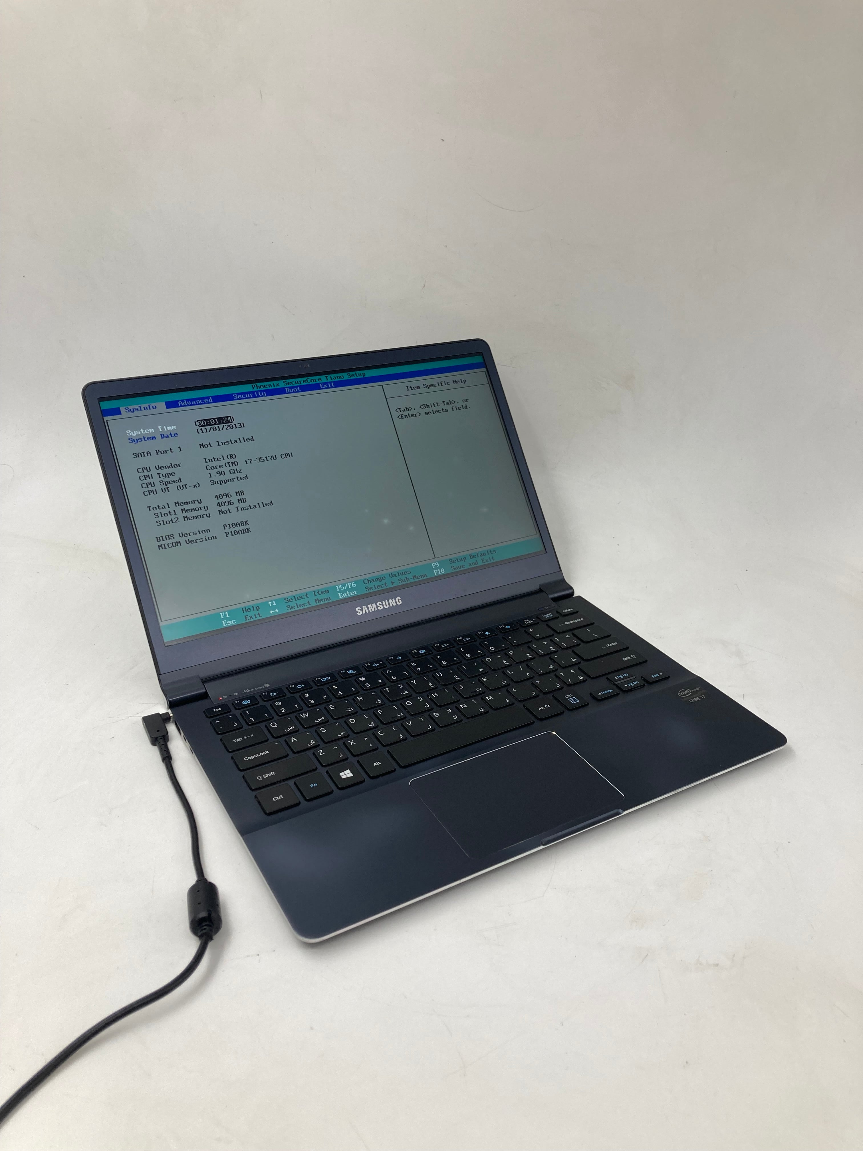 Samsung Laptop NP900X3C 13.3" Screen i7 3rd Gen 4GB Ram No Storage No OS