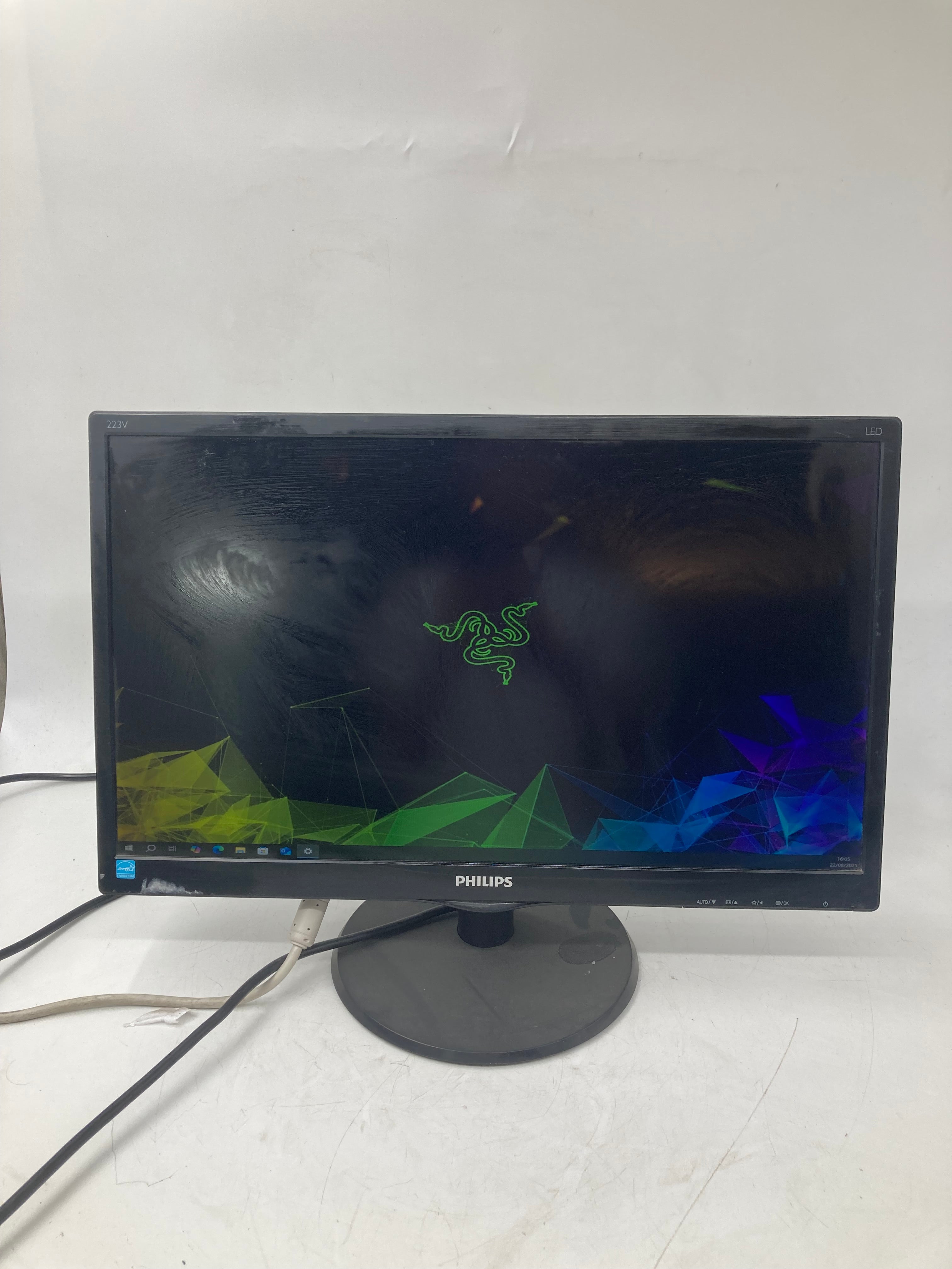 Philips 223V5LHSB2/00 21.5 inch LCD Monitor VGA DVI