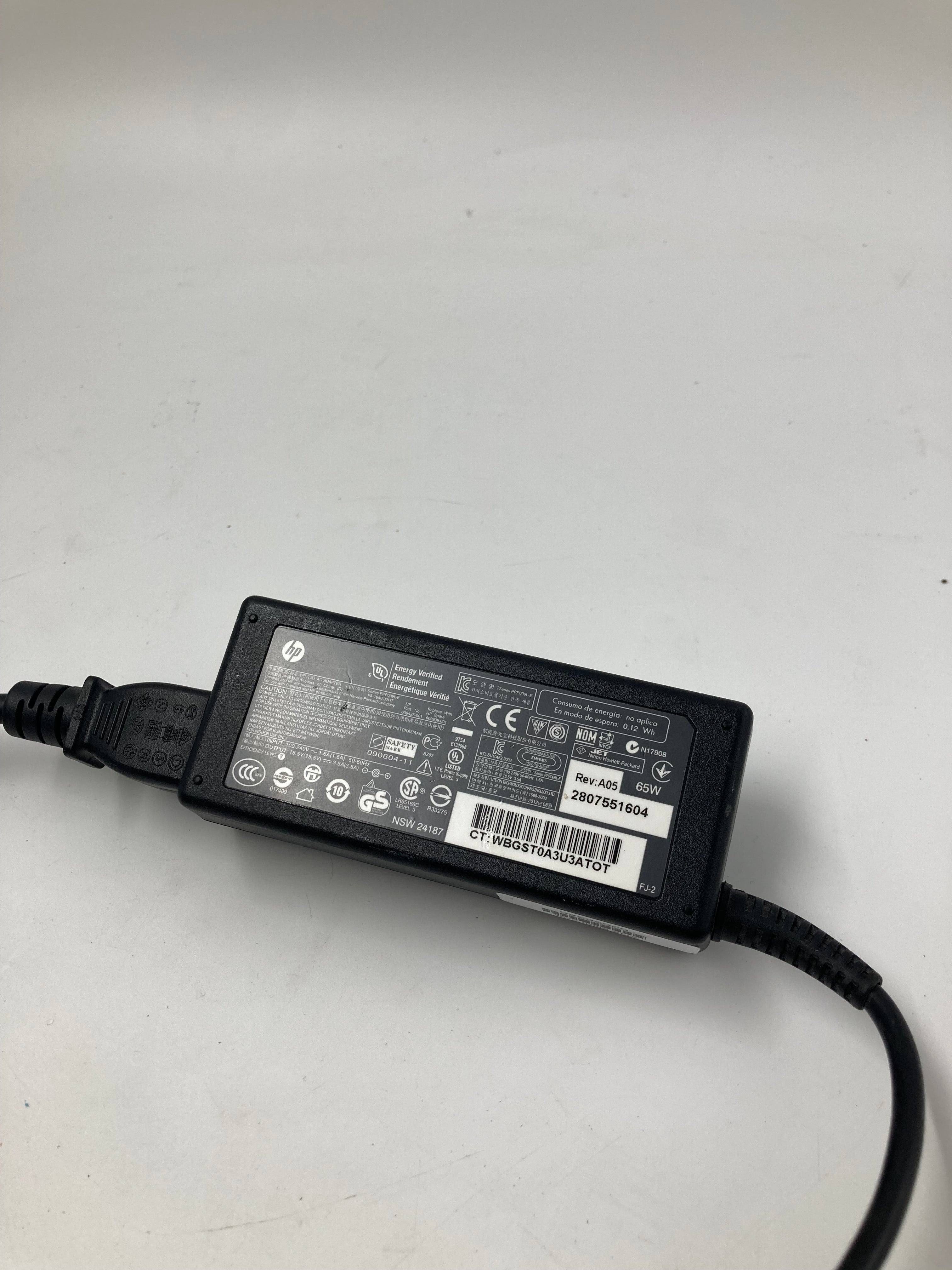 HP Big TIp Adapter Charger 65W 90W Lot of 7