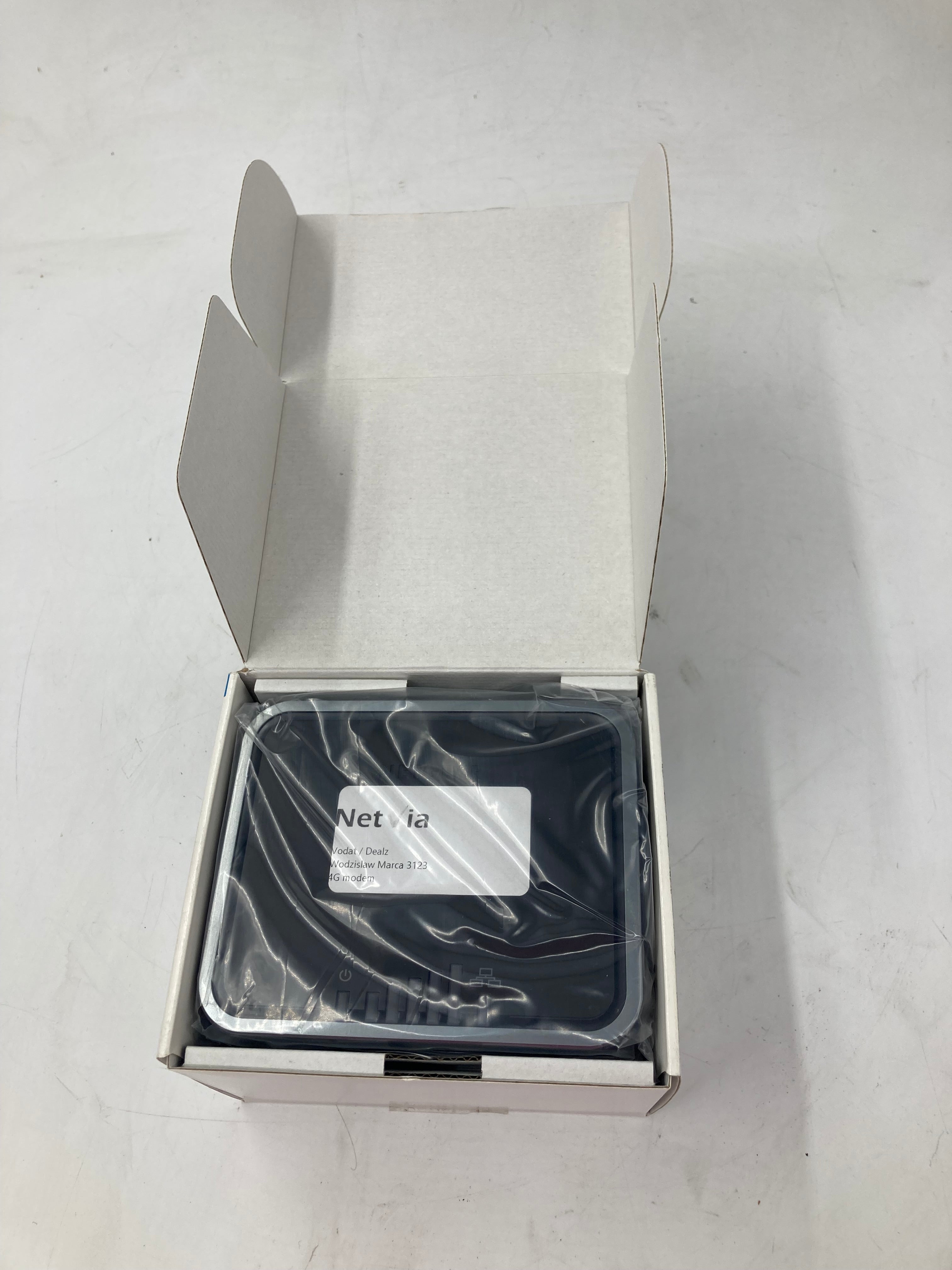Batch 3x Netgear LB2120 4G LTE Modem Network Router Black 2 x RJ-45 INC PSU