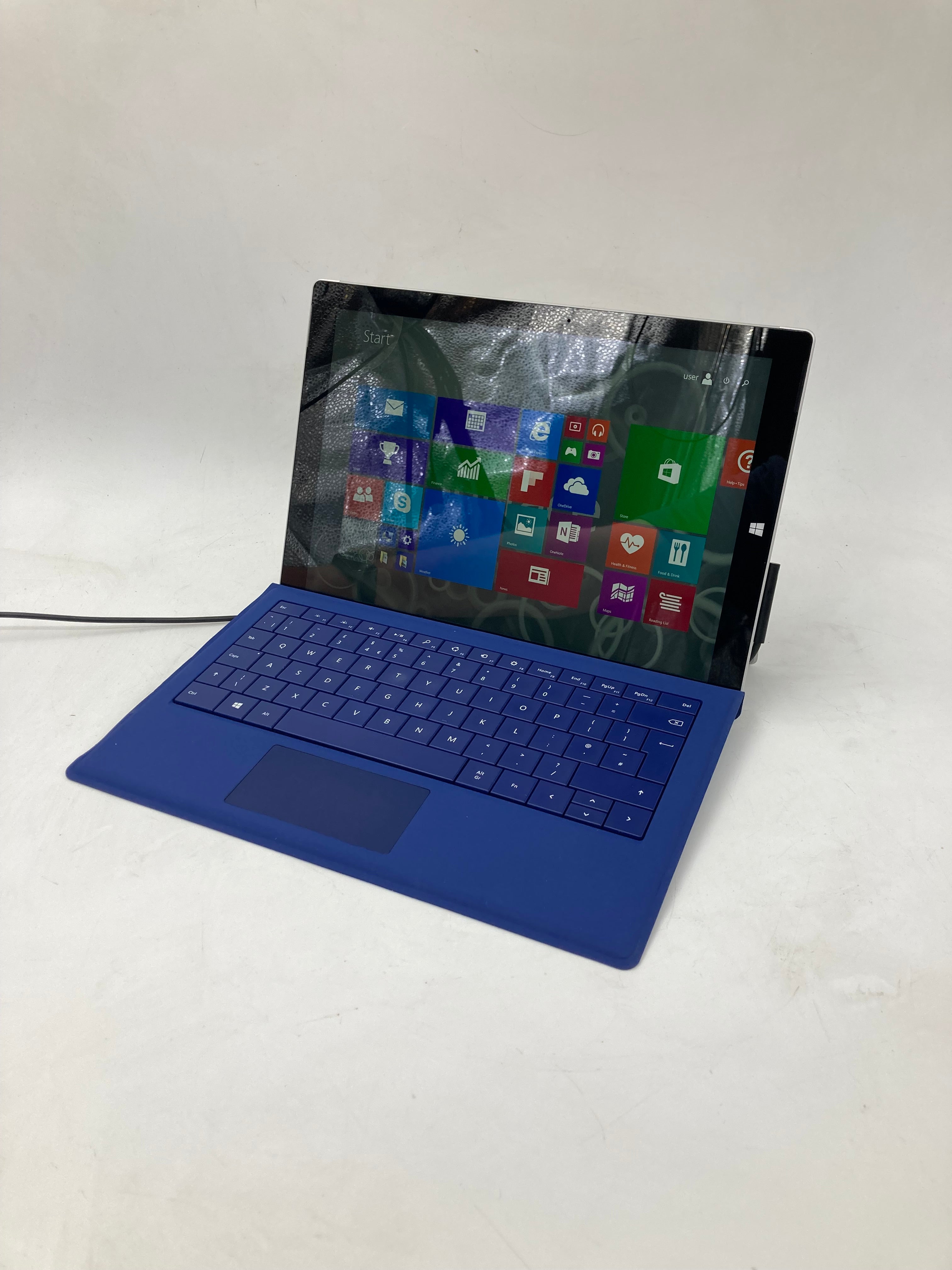 Microsoft Surface Pro 3 12" Screen i5 4th gen 8GB 256GB SSD Windows 8