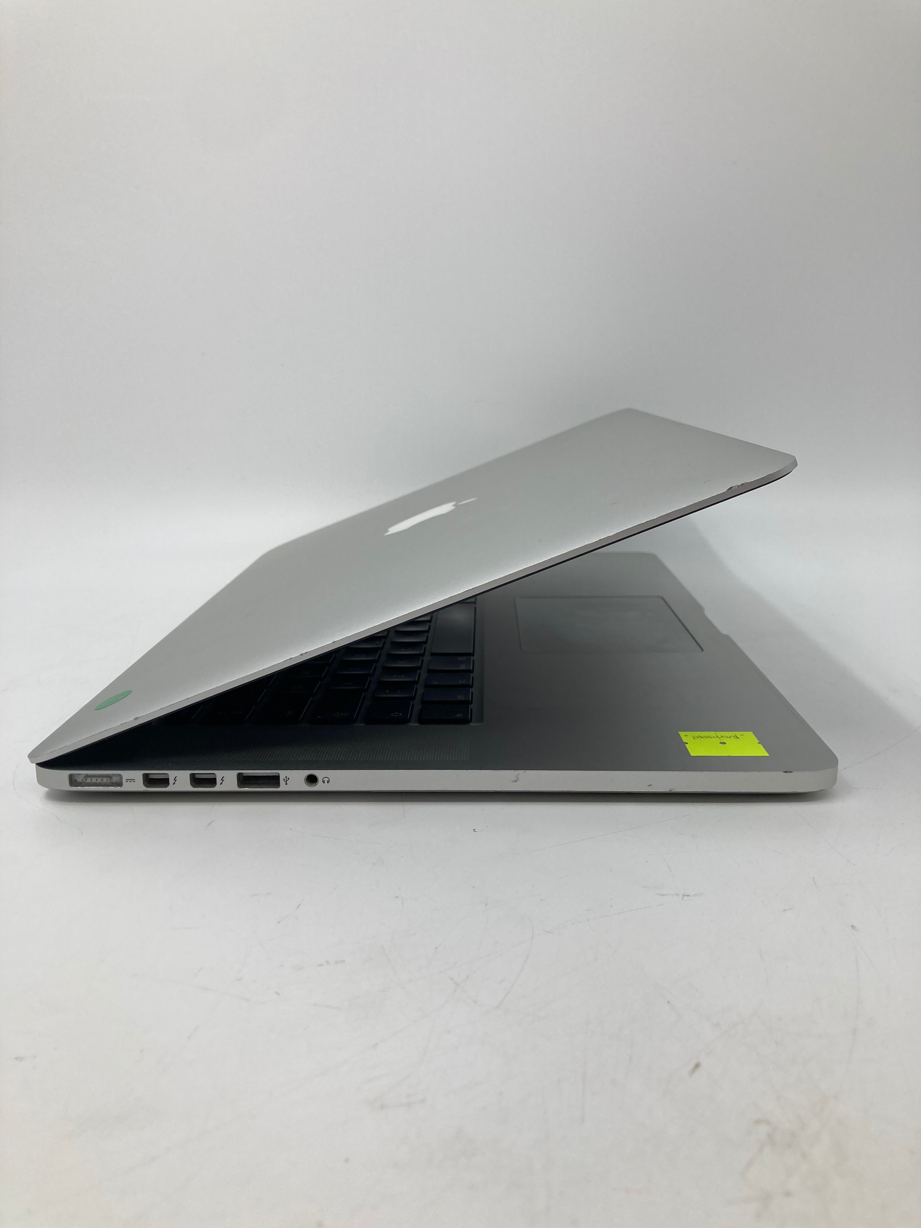 Apple MacBook Pro M2015 | 15" WQXGA+ | i7 4th Gen | 16GB | 256GB | Monterey | Grade C