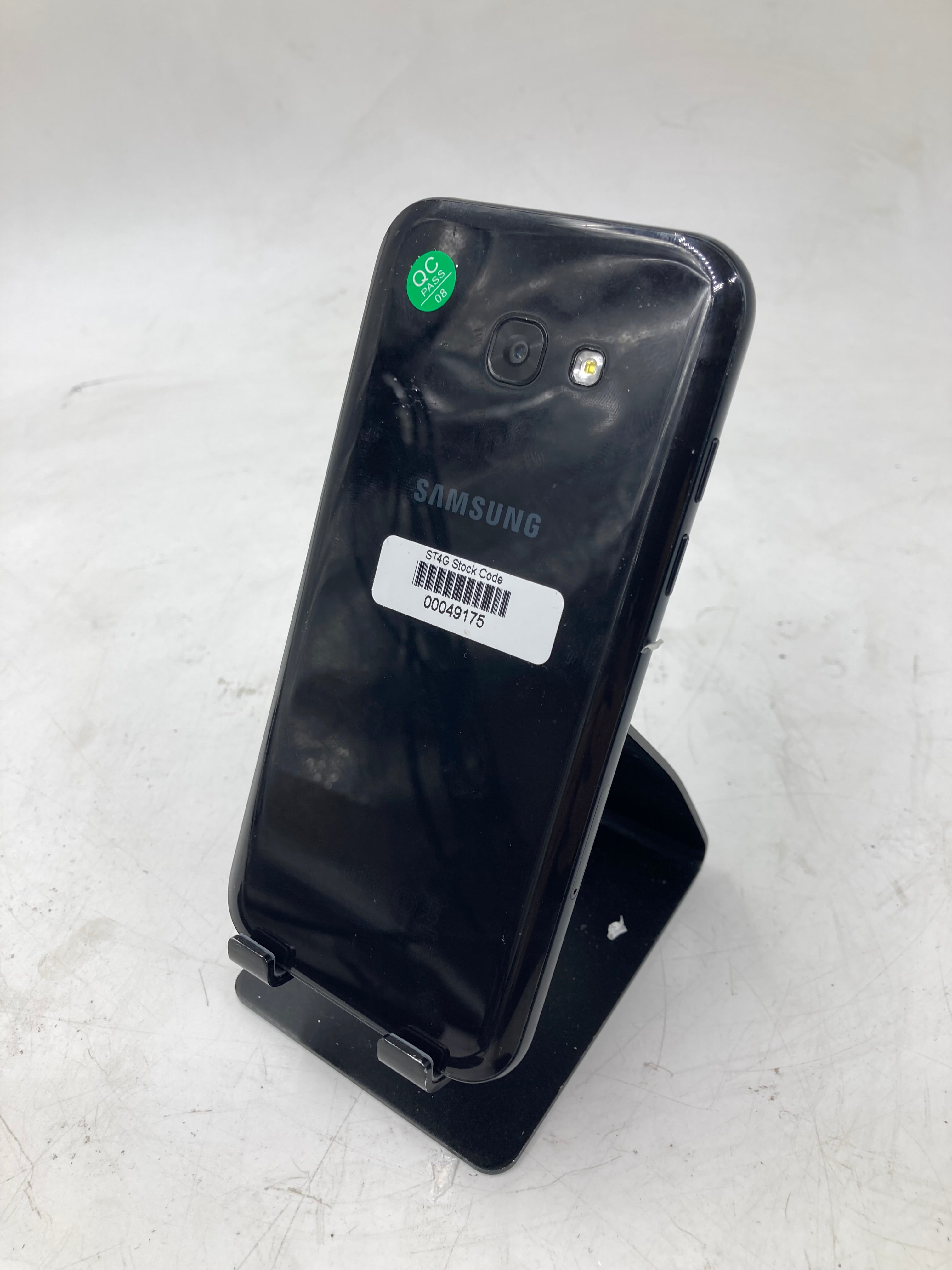 Samsung Galaxy A520 32GB Black - Unlocked Lot Of 6