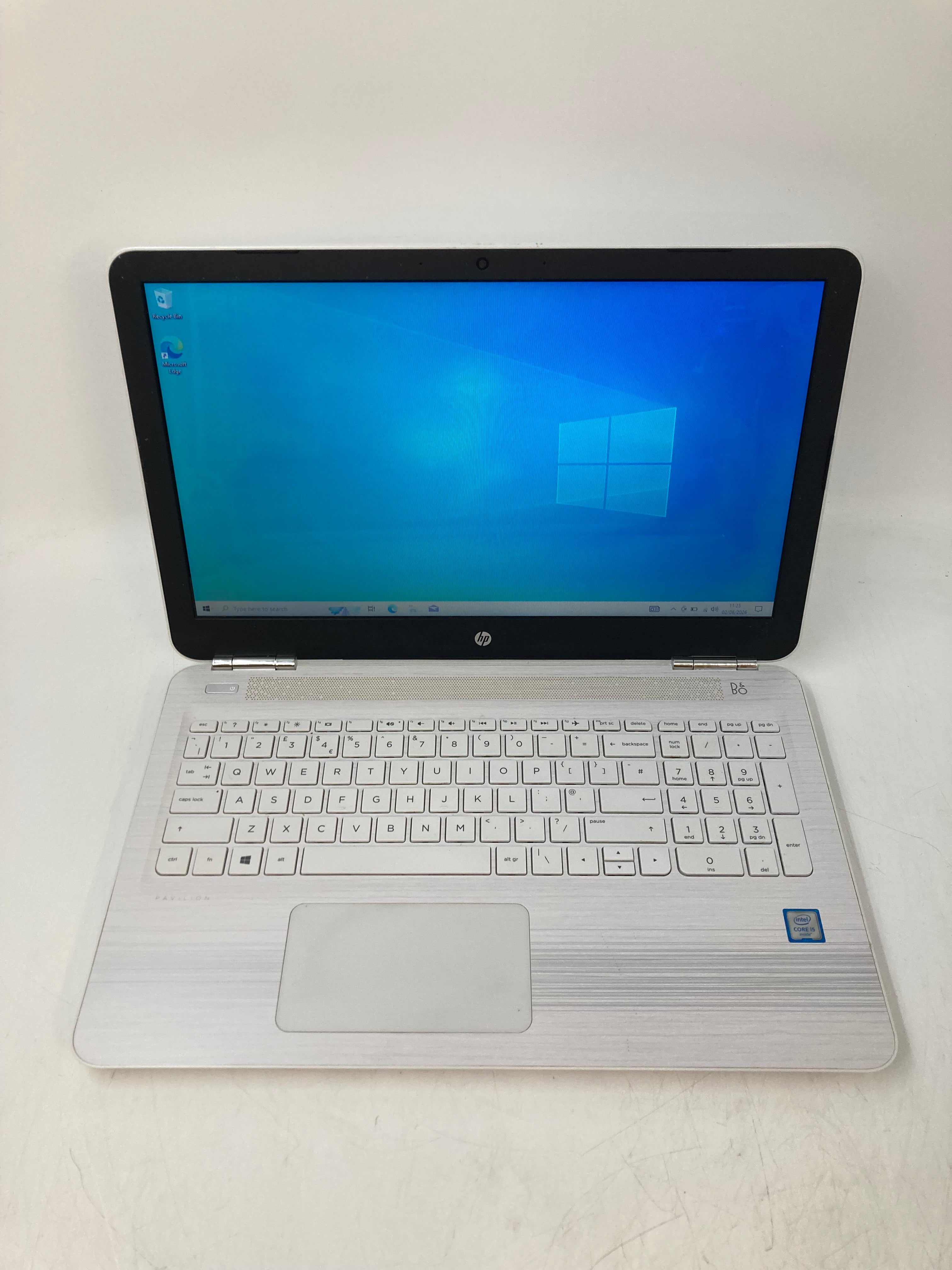 HP Pavilion NoteBook 15-AU077SA | 15.6" HD | i5 6th Gen | 8GB RAM | 256GB SSD | W10 Pro