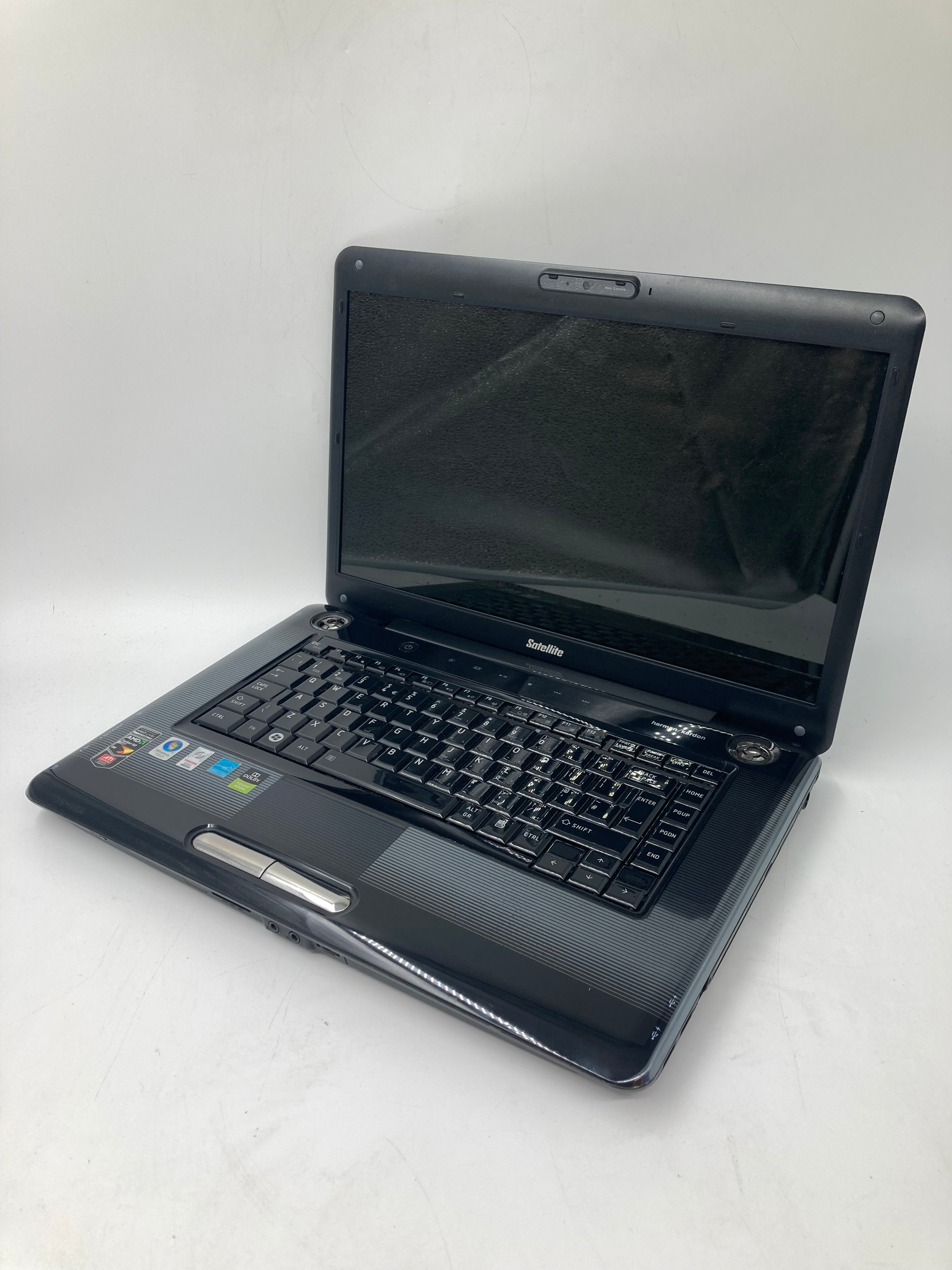 Toshiba Satellite A350D Spares: AMD CPU, 4GB RAM, 16" HD Screen (No SSD/No OS)