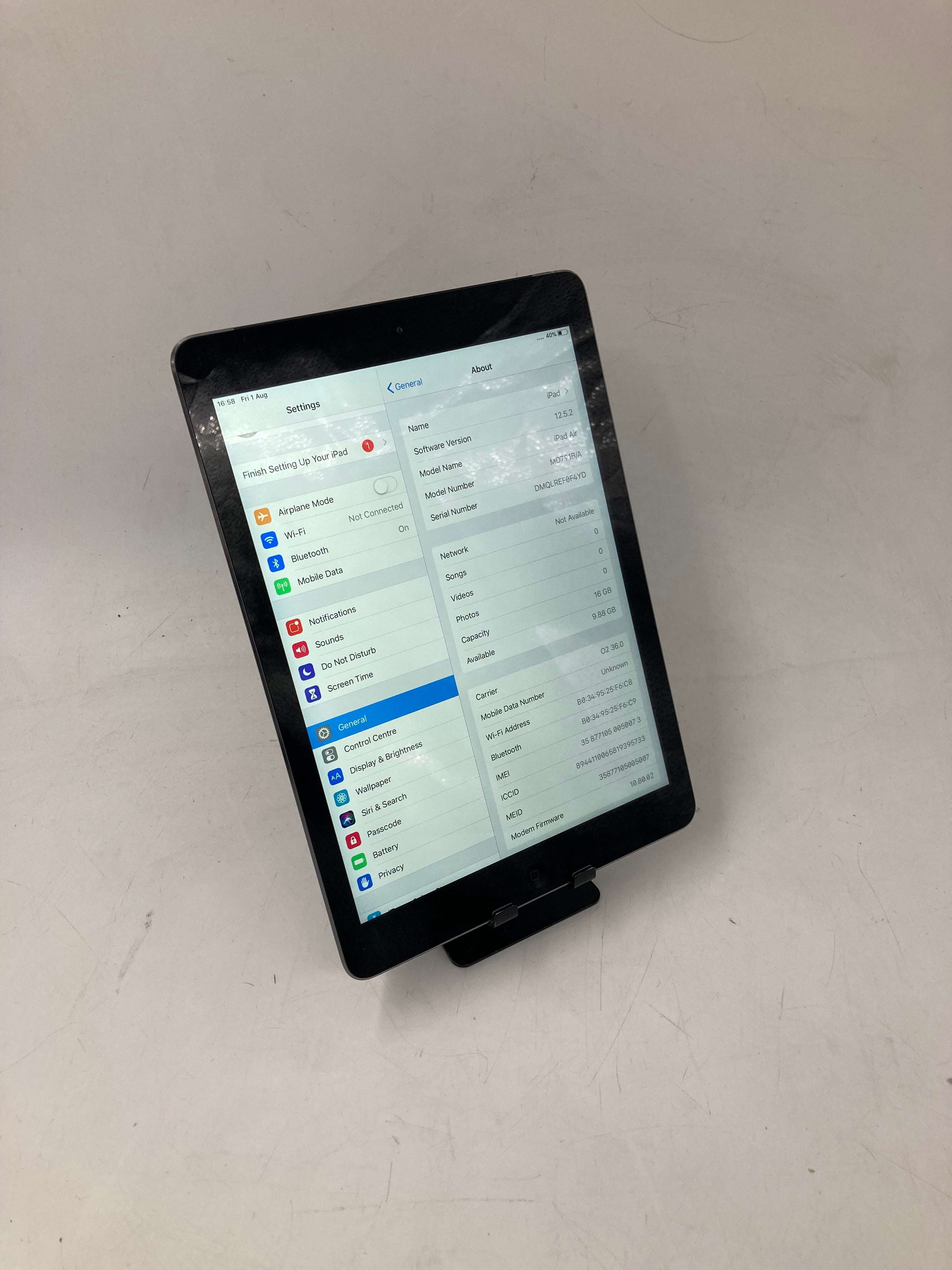 Apple iPad Air A1475 16GB Cellular Version Space Grey - Unlocked