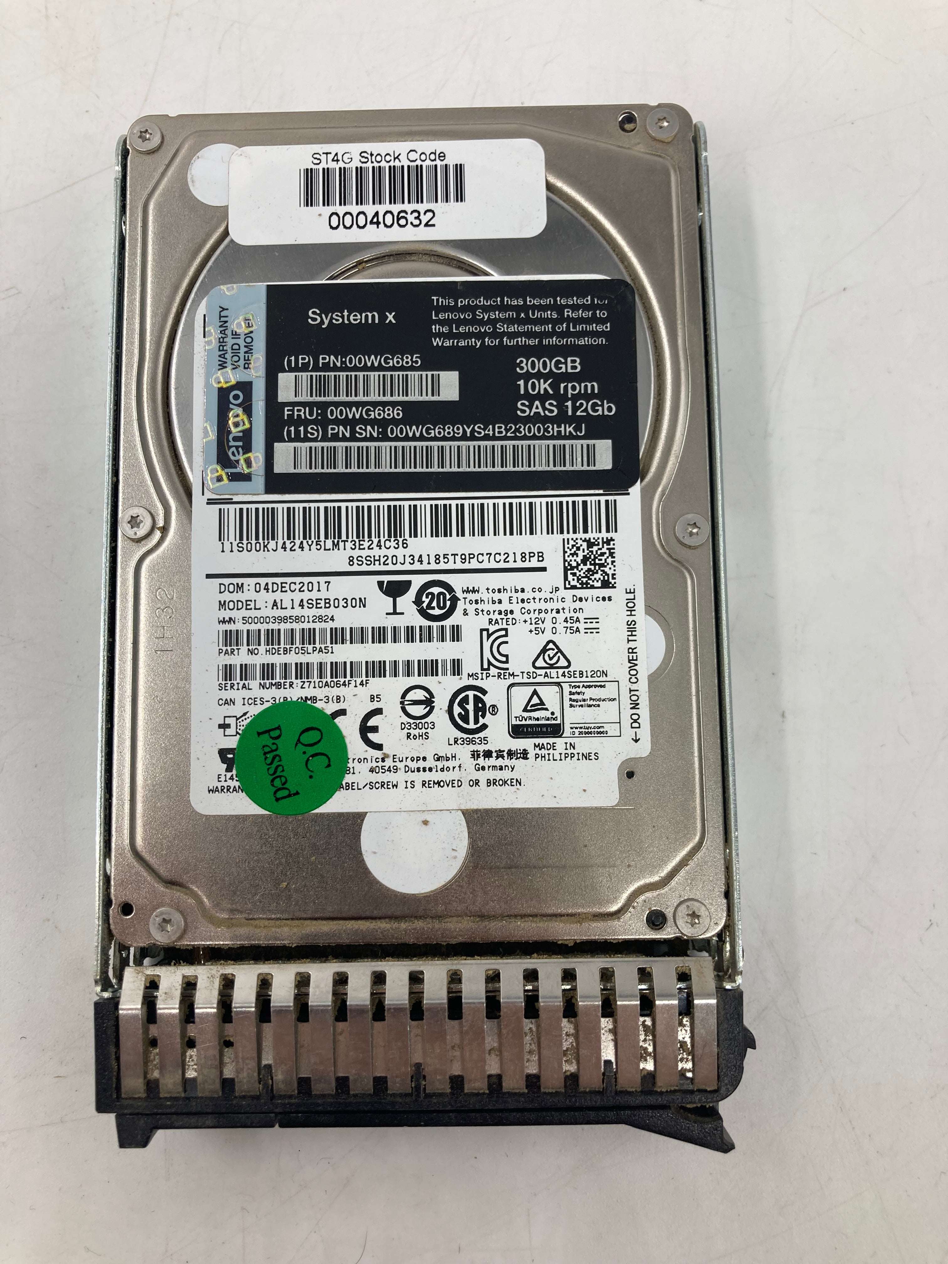 IBM HDD 2.5" SAS 300GB 10K RPM 12Gbps FRU 00WG686 Lot of 4