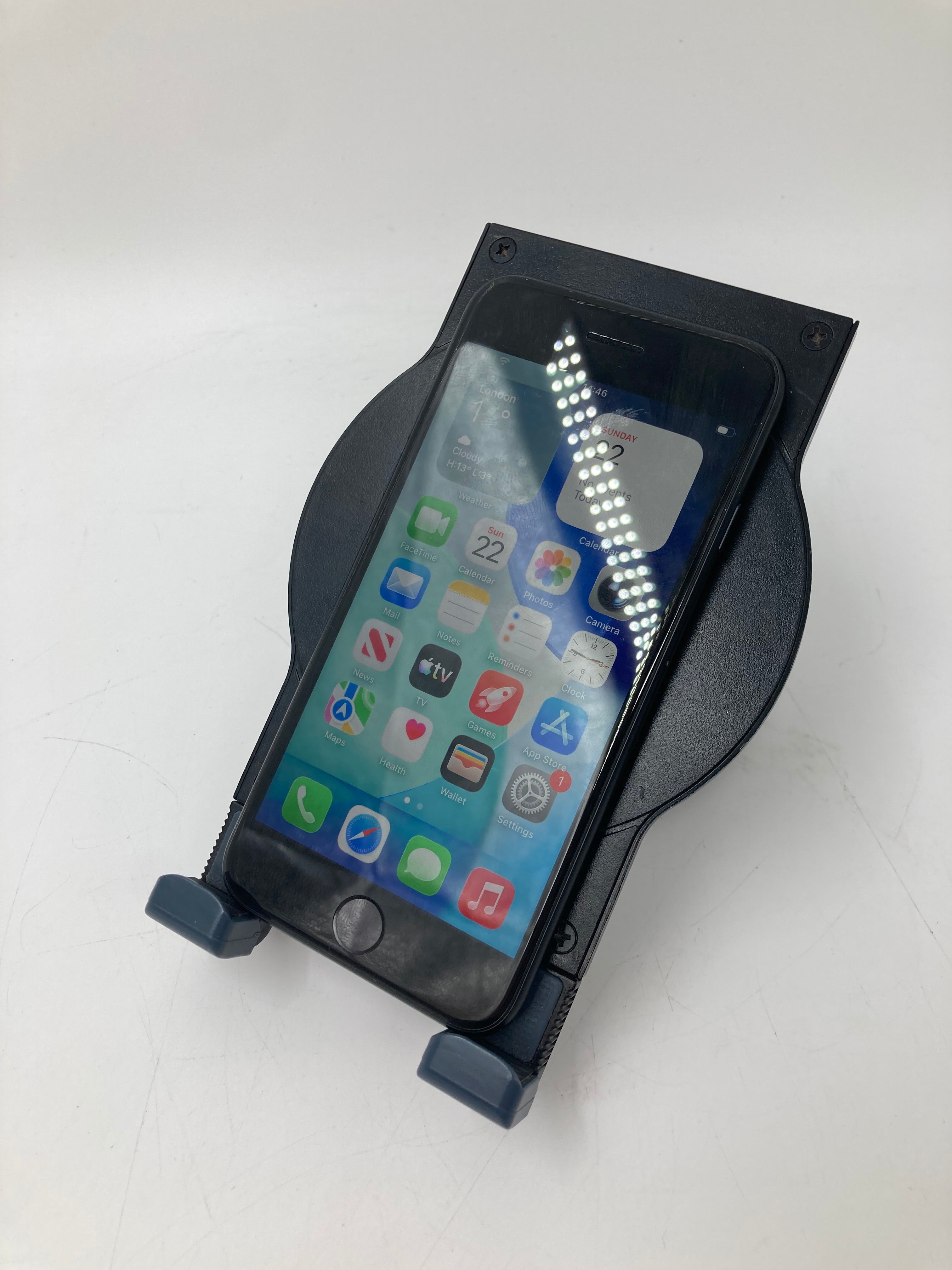 Apple iPhone SE 2nd Gen 2020 | 4.7" | 64GB Storage | 98% Health | Grade A