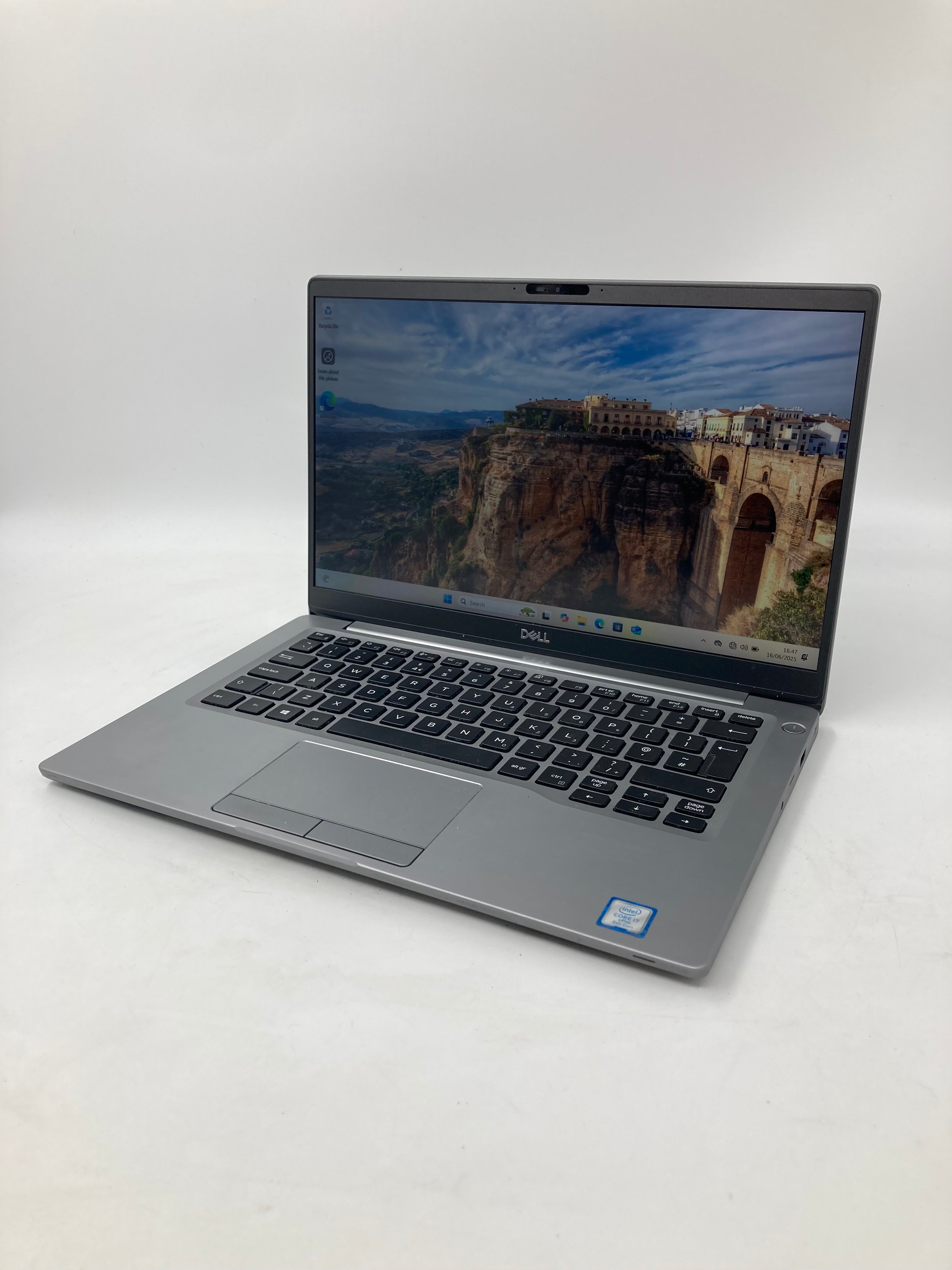 Dell Latitude 7400 14" Screen i7 8th Gen 16GB RAM 512 SSD Win 11