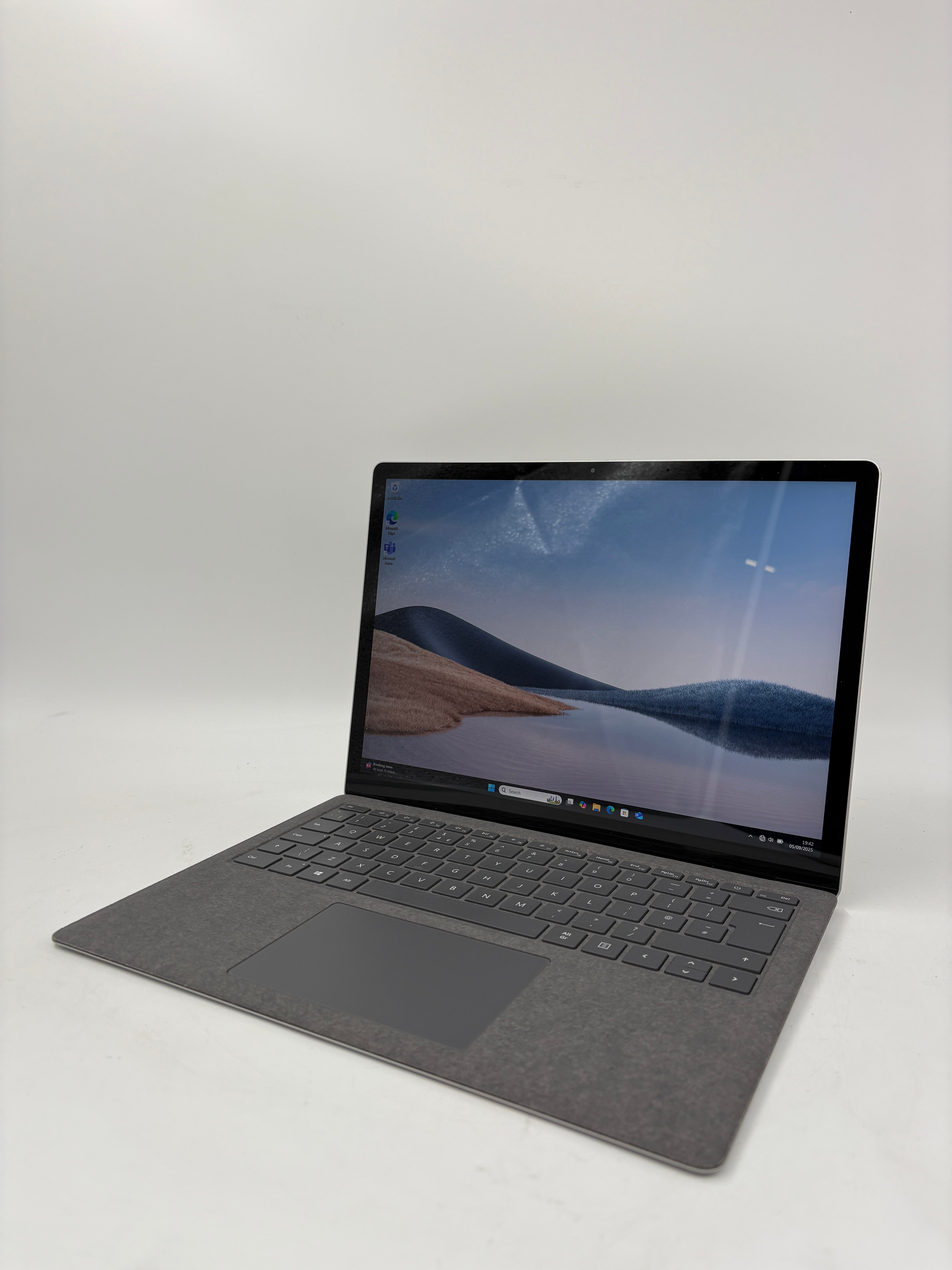 Microsoft Laptop 4 13.5" TouchScreen i5 11th Gen 8GB RAM 256GB SSD W11
