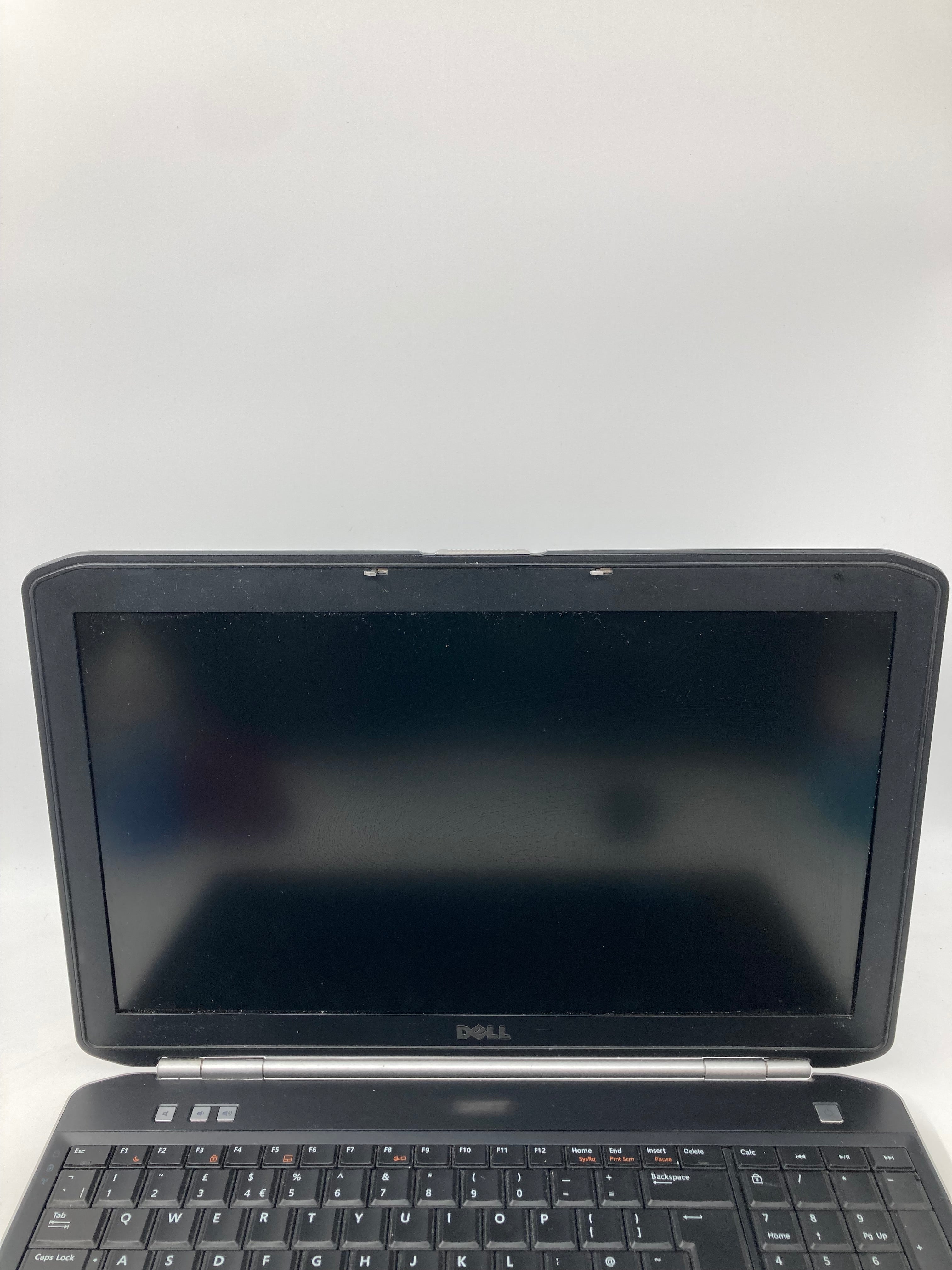Dell Latitude EE520 15.6" Screen i3 2nd Gen 4GB RAM No SSD No OS *Spares*