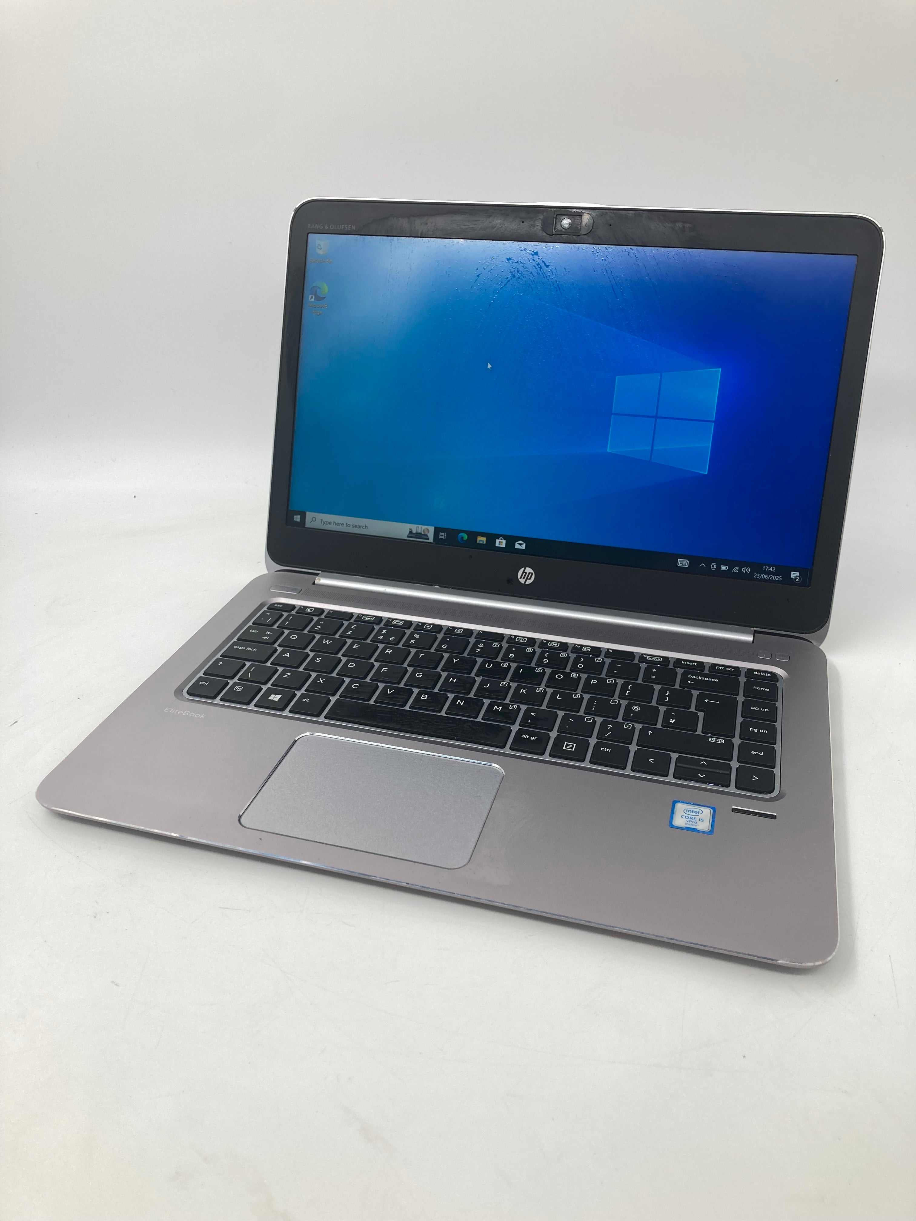 HP EliteBook Folio 1040 G3 14" Screen i5 6th Gen 8GB RAM 128GB SSD Win 10