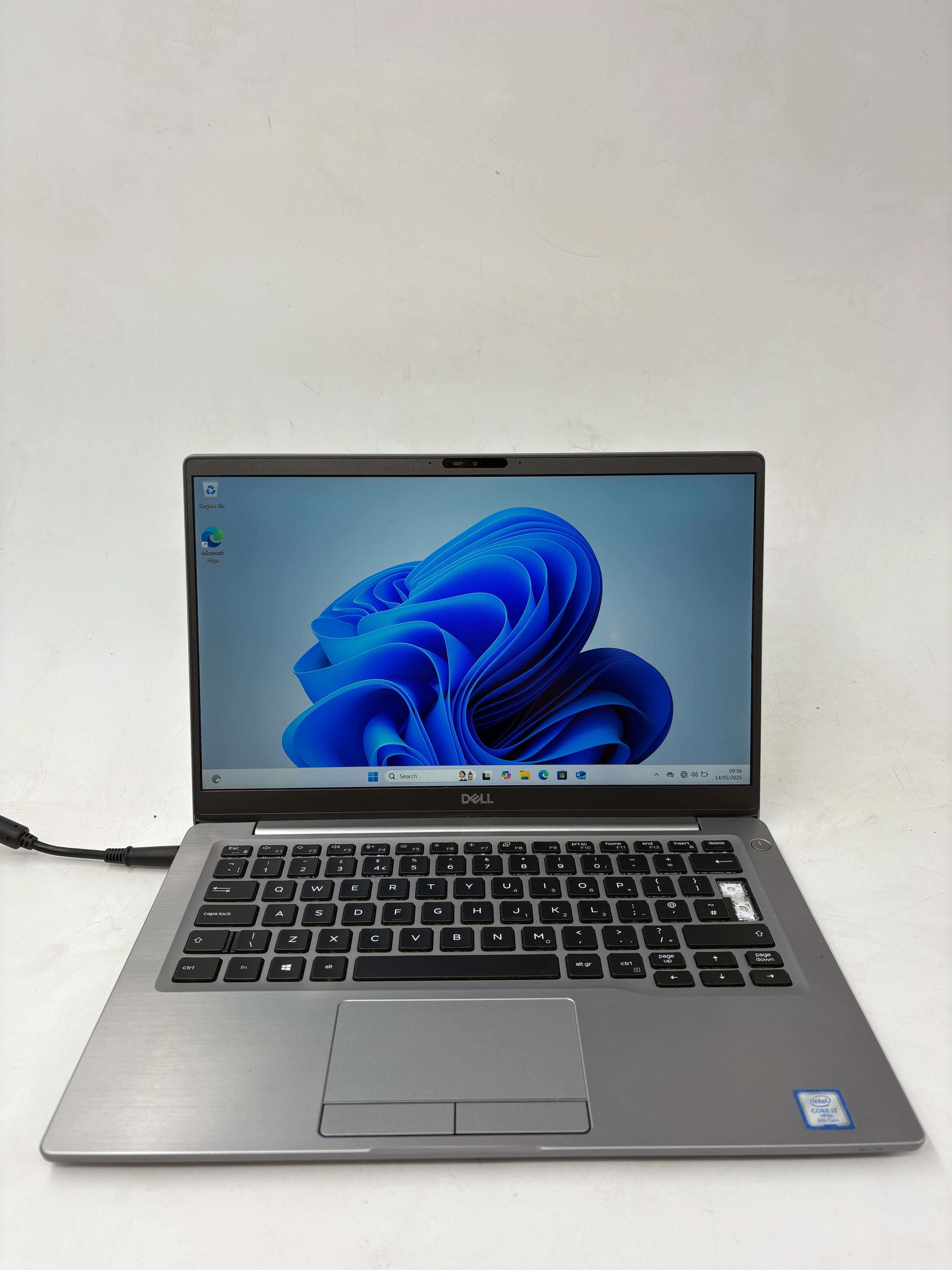 Dell Laptop Latitude 7400 14" Screen i7 8th Gen 16GB RAM 512GB SSD W11