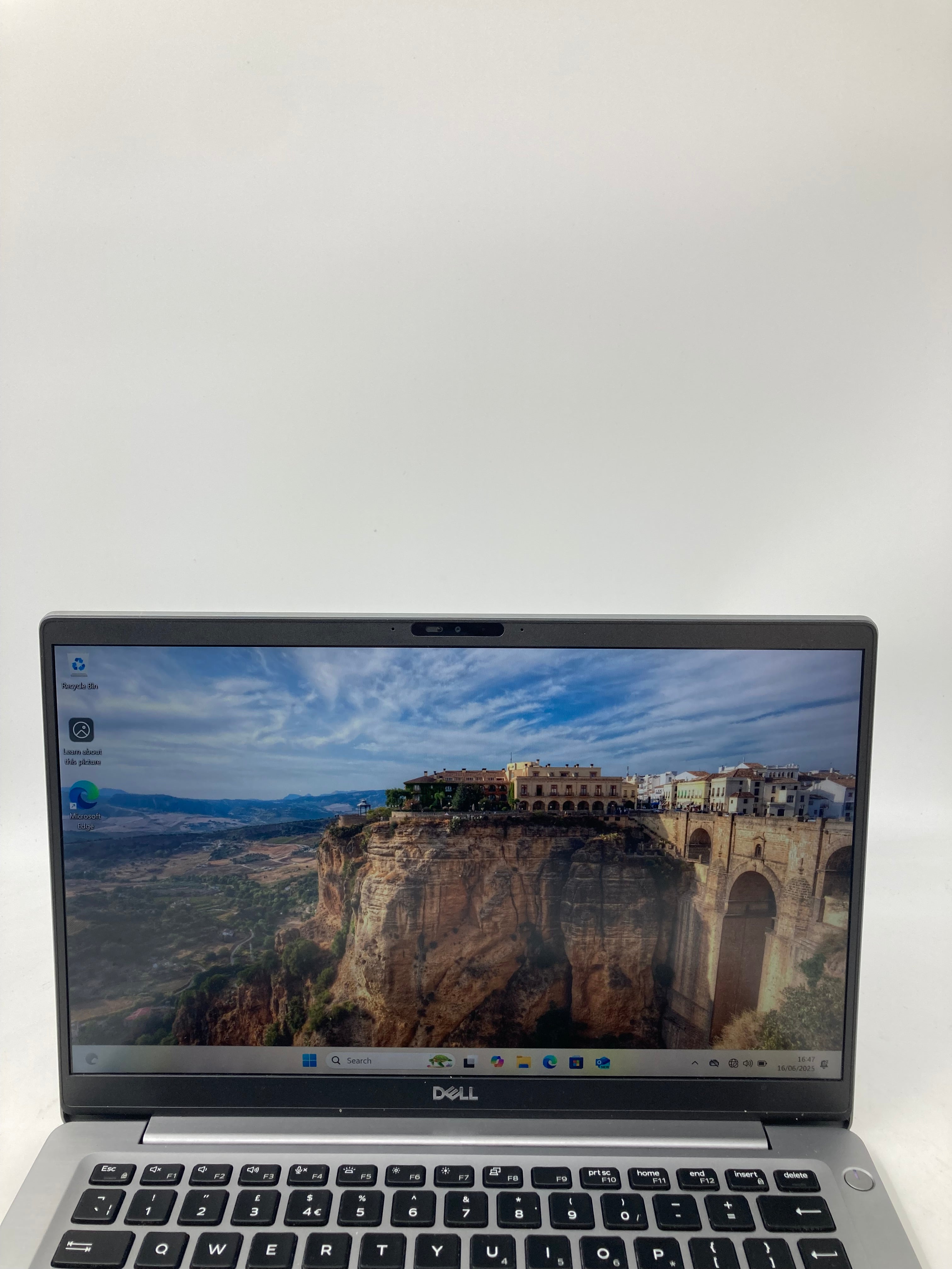 Dell Latitude 7400 14" Screen i7 8th Gen 16GB RAM 512 SSD Win 11