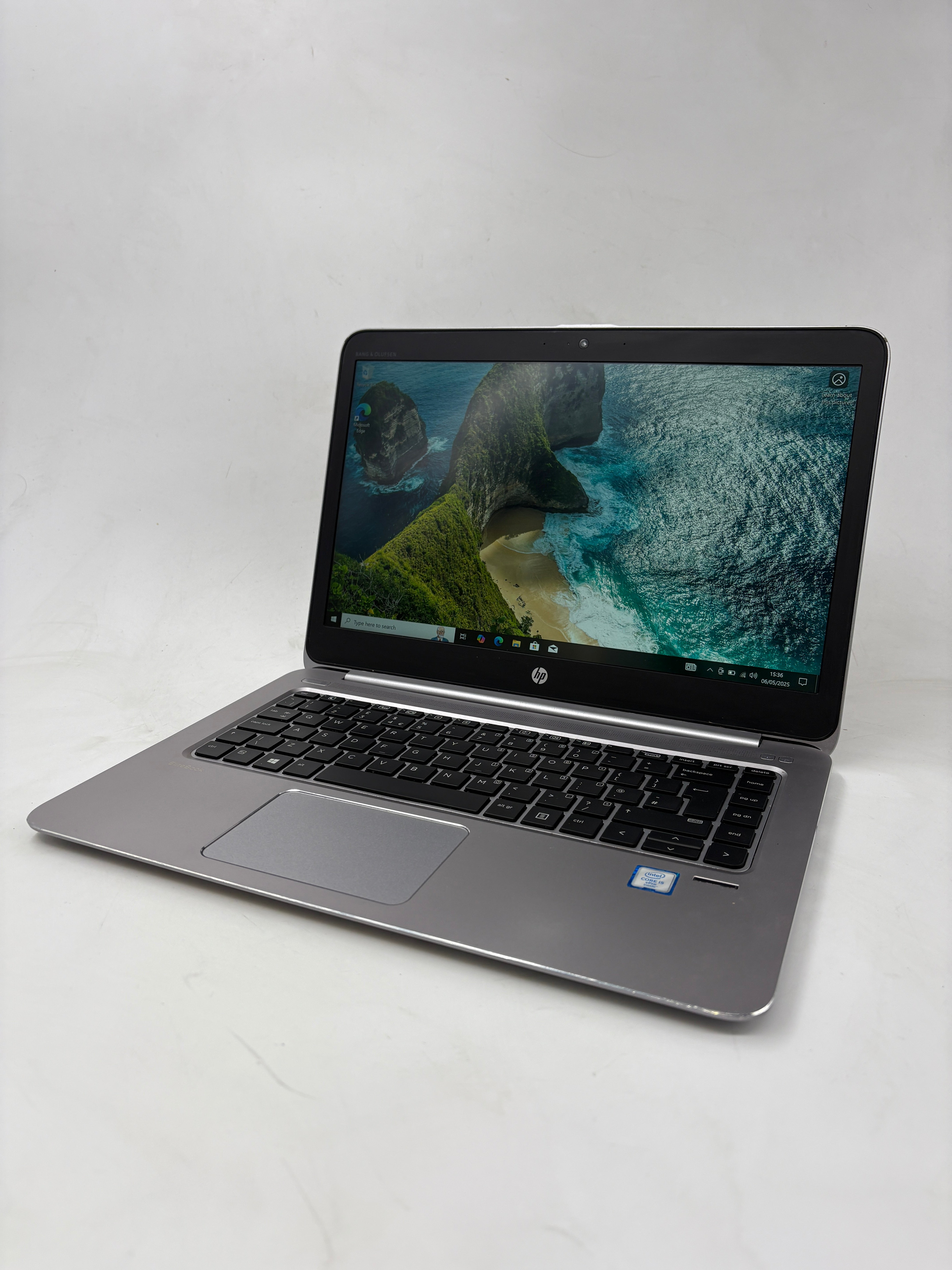 HP Laptop EliteBook Folio 1040 G3 14" Screen i5 6th Gen 8GB RAM 128GB SSD W10