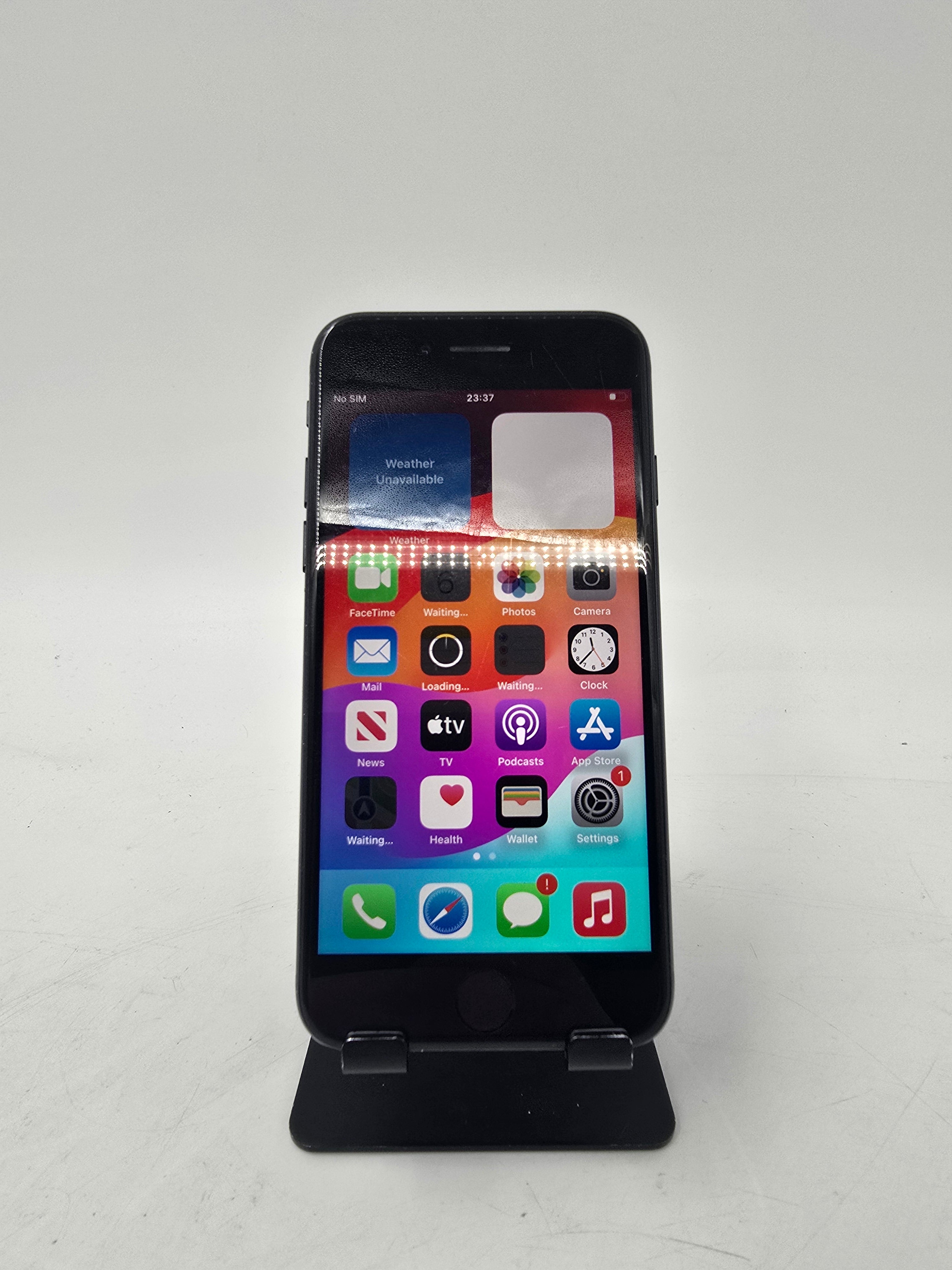 Apple iPhone SE 3rd Gen 2022 4.7" Screen 64GB Storage SIM Unlocked 80+% Battery