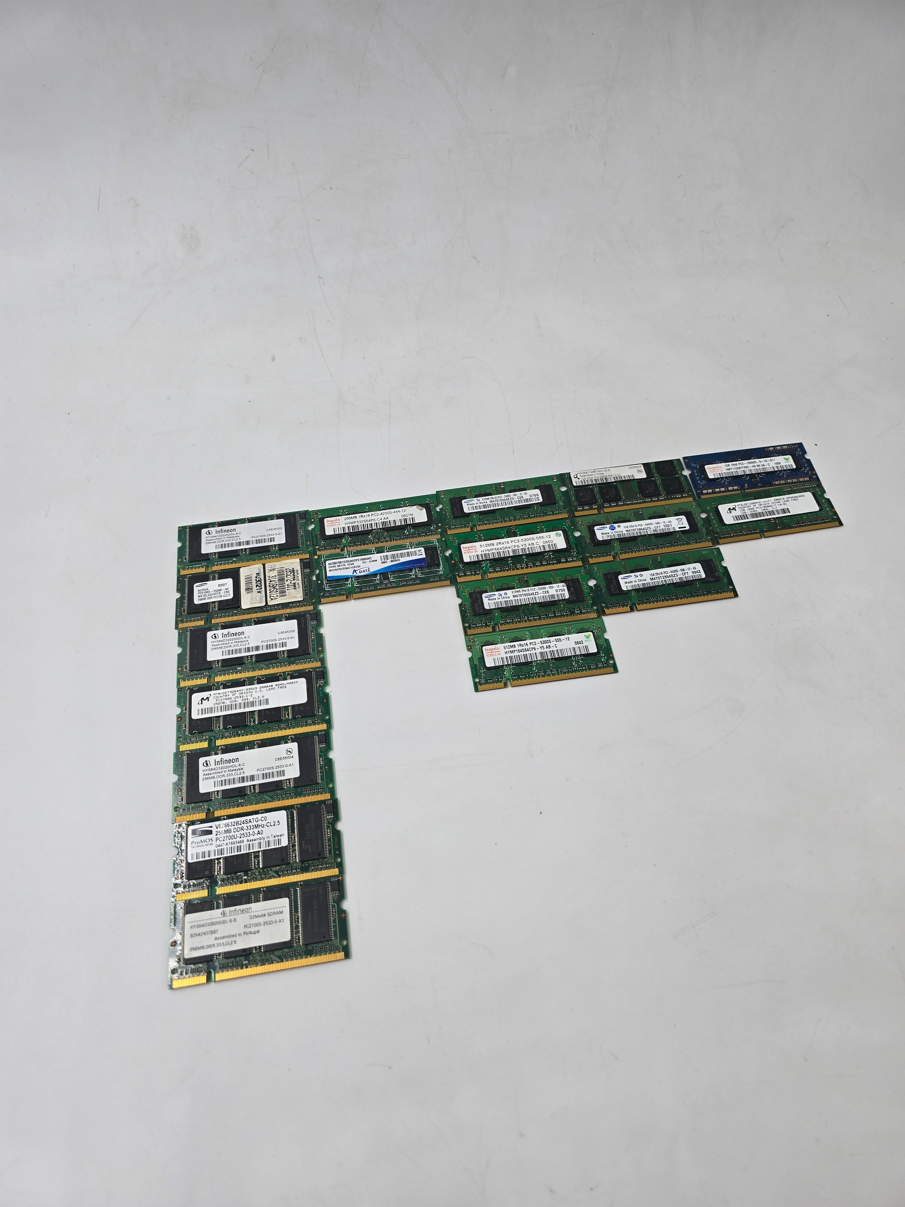 Laptop RAM Lot of 18 DDR DDR2 DDR3 256MB 512MB 1GB SODIMM
