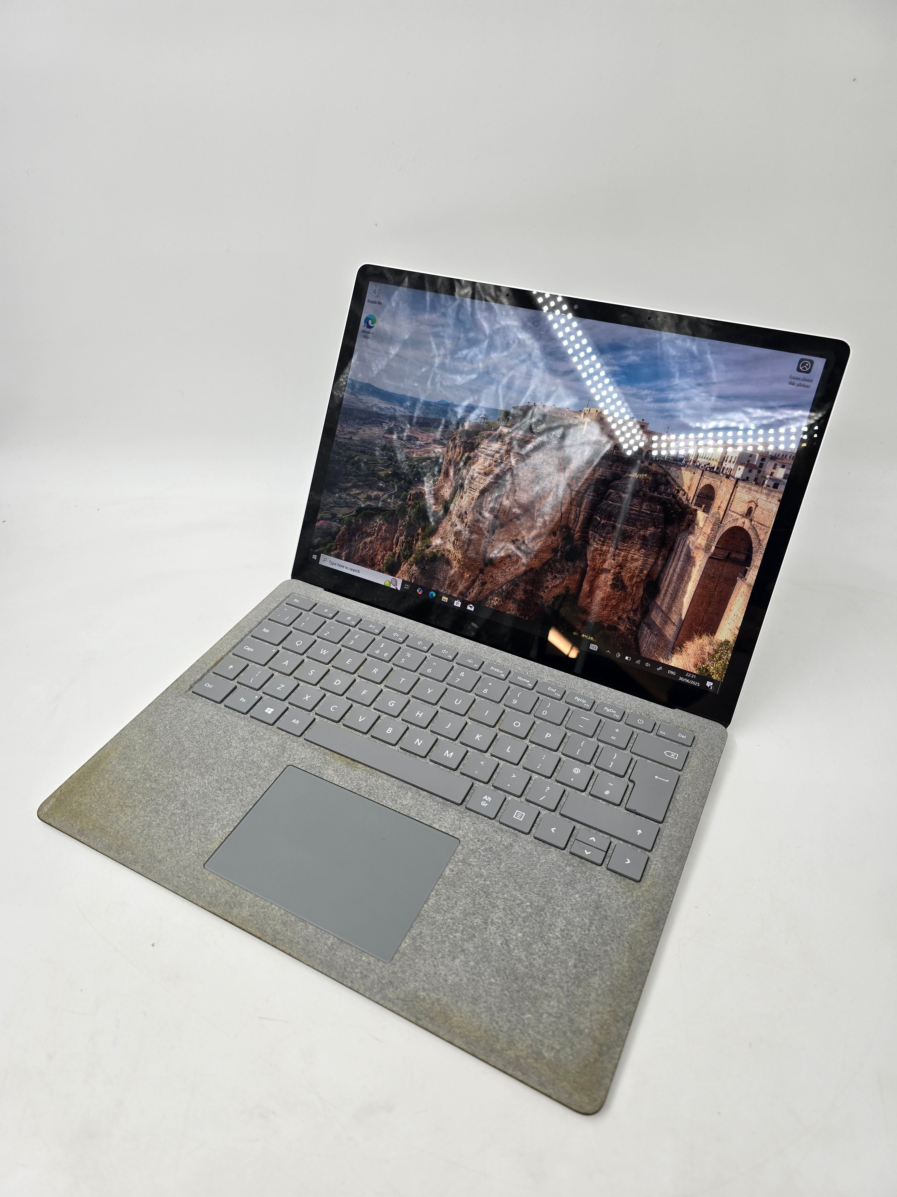Microsoft Surface Laptop 1 13.5" Touchscreen i5 7th Gen 8GB RAM 128GB SSD W10
