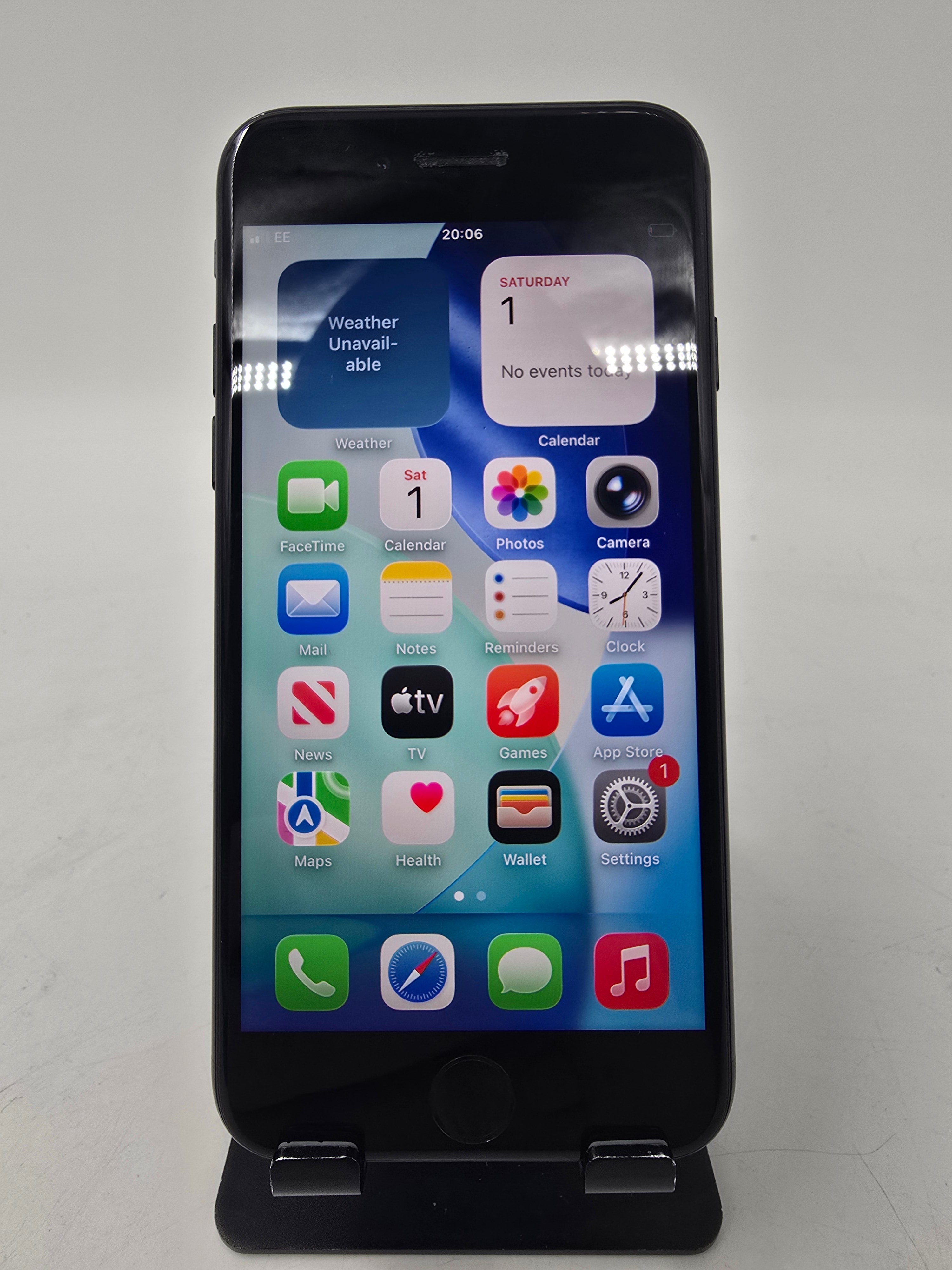 Apple iPhone SE 2nd Gen 2020 64GB Storage 4.7" Screen 81% Battery Unlocked