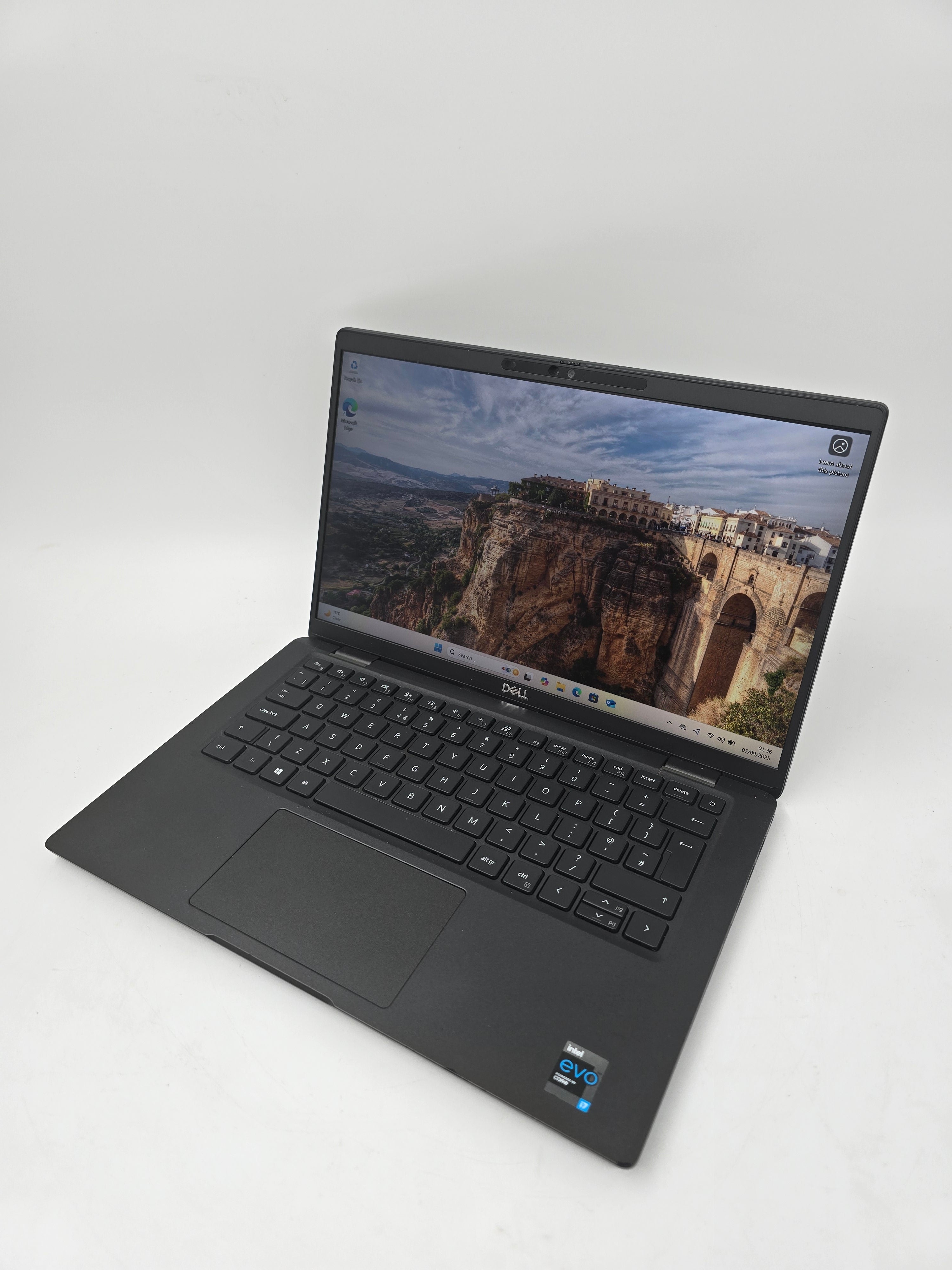 Dell Laptop Latitude 7420 14" Screen i7 11th Gen 16GB RAM 512GB SSD W11 Spares