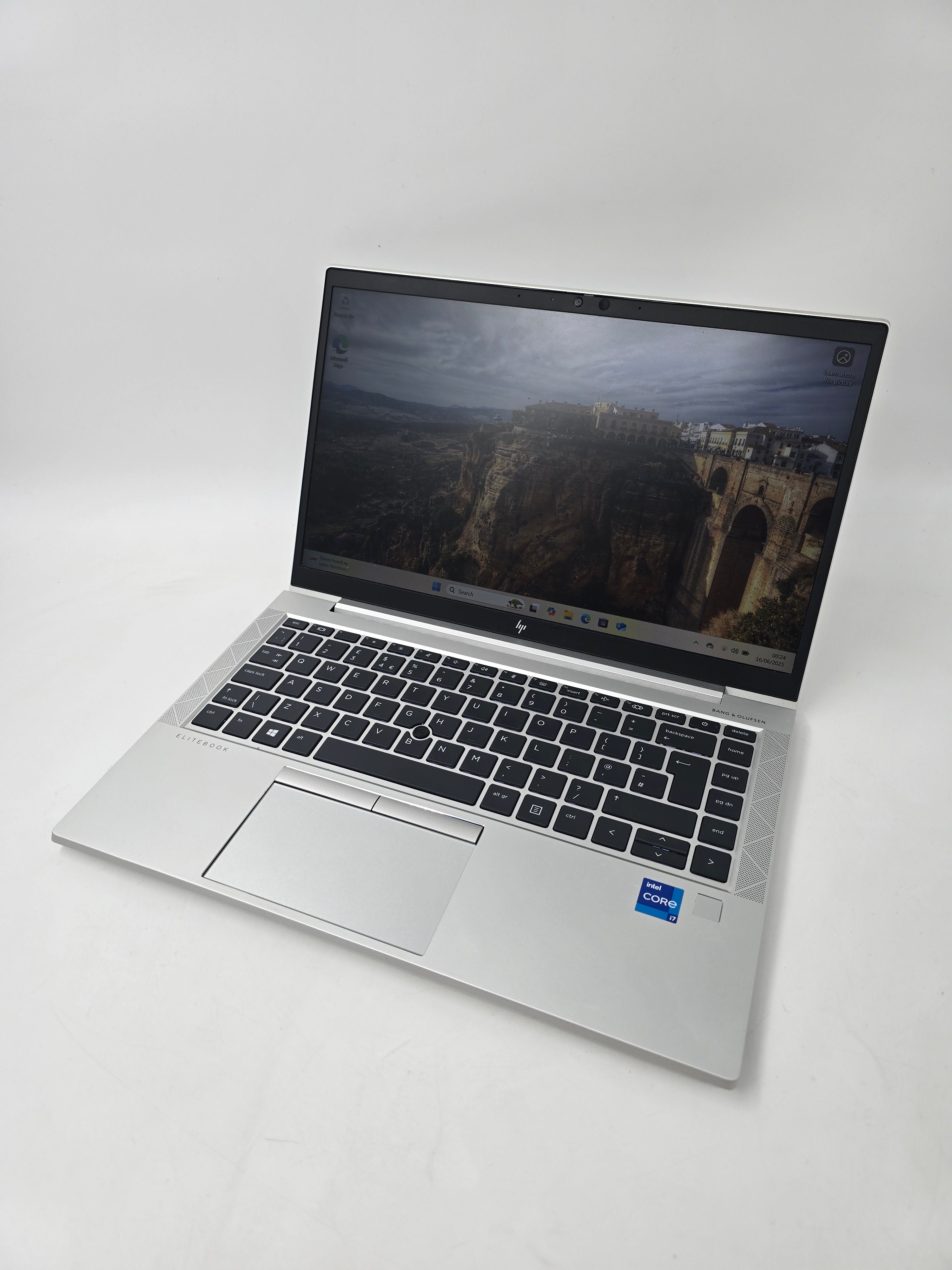 HP Laptop EliteBook 840 G8 14" Screen i7 11th Gen 8GB RAM 256GB SSD W11 #1